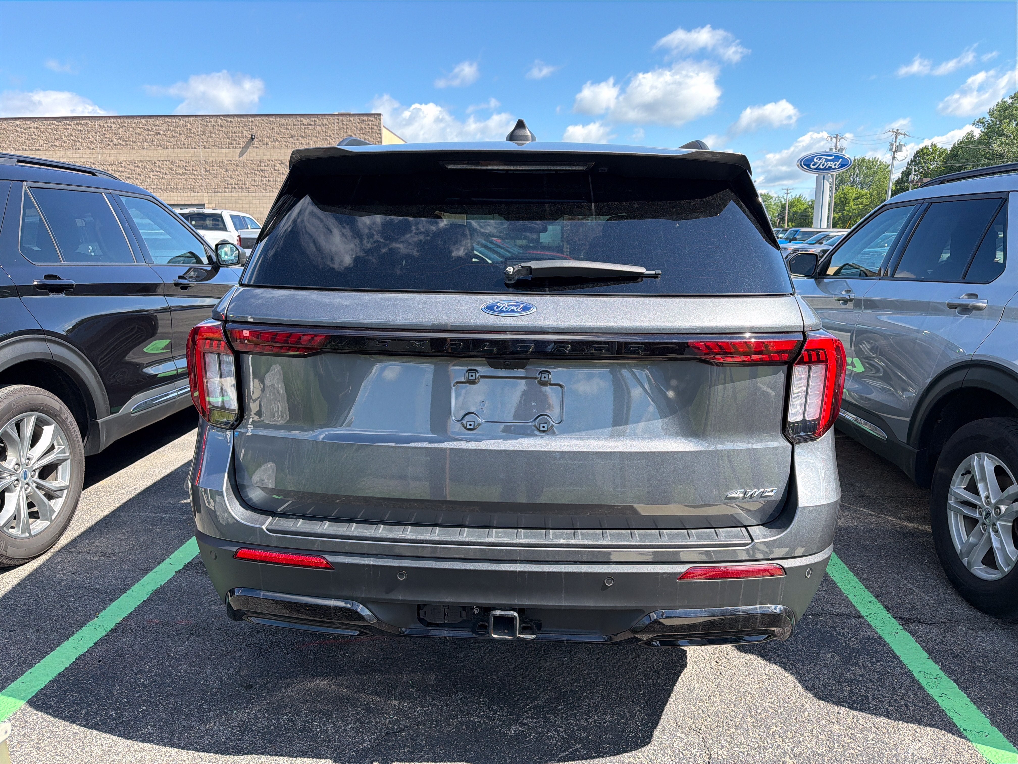 2025 Ford Explorer ST-Line