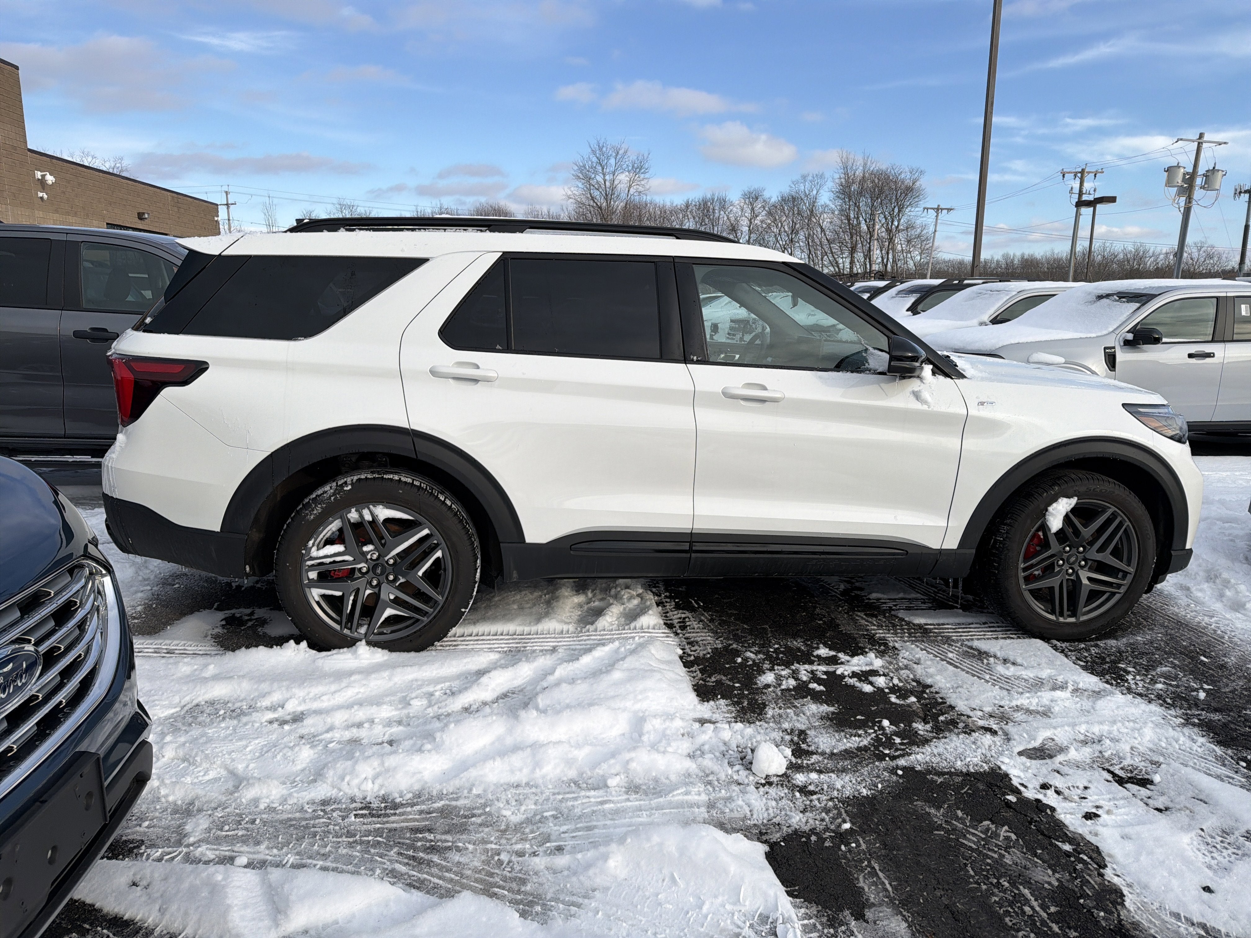2025 Ford Explorer ST-Line
