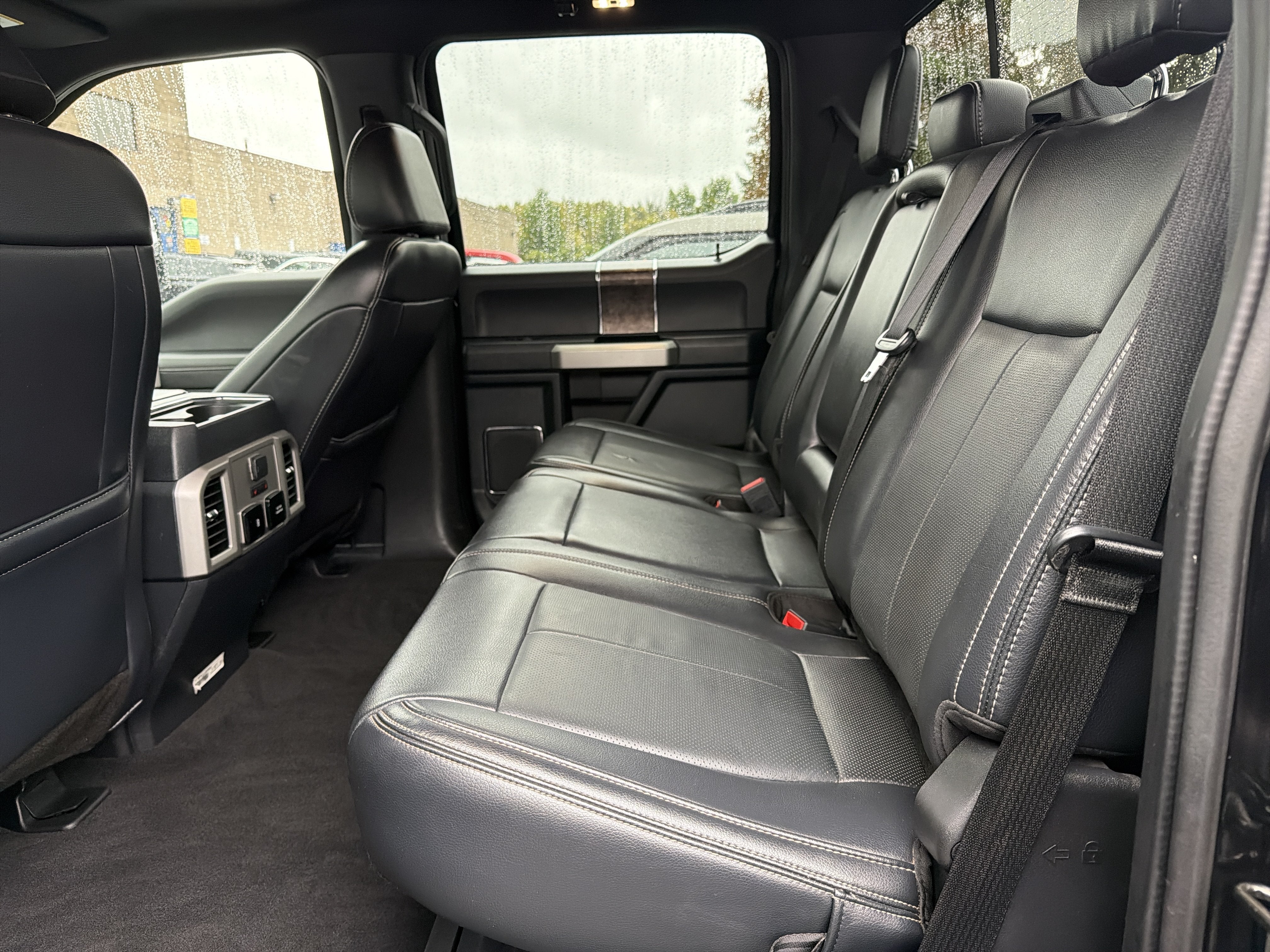 2022 Ford Super Duty F-350 SRW LARIAT