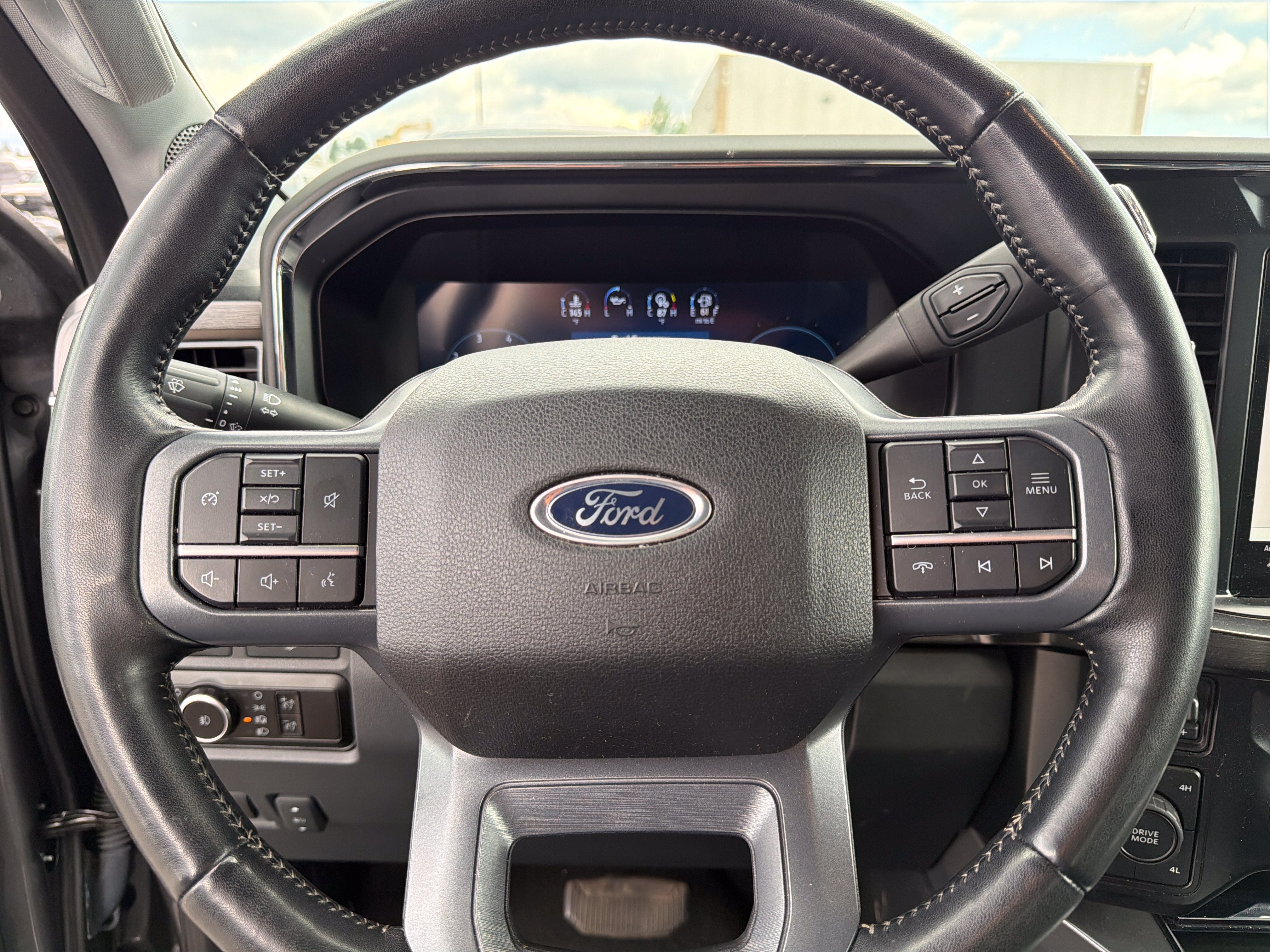 2023 Ford Super Duty F-250 SRW LARIAT