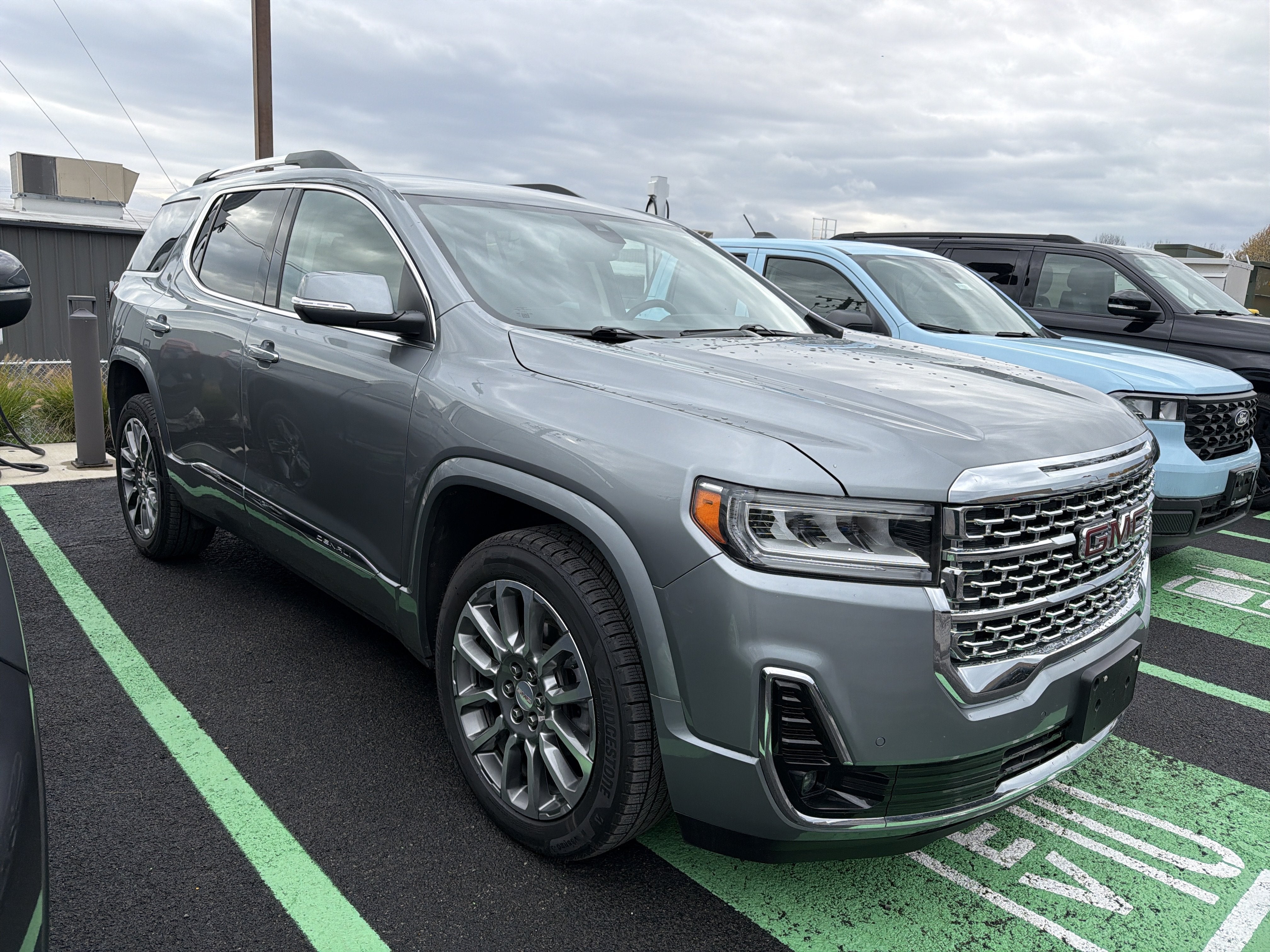 2023 GMC Acadia Denali
