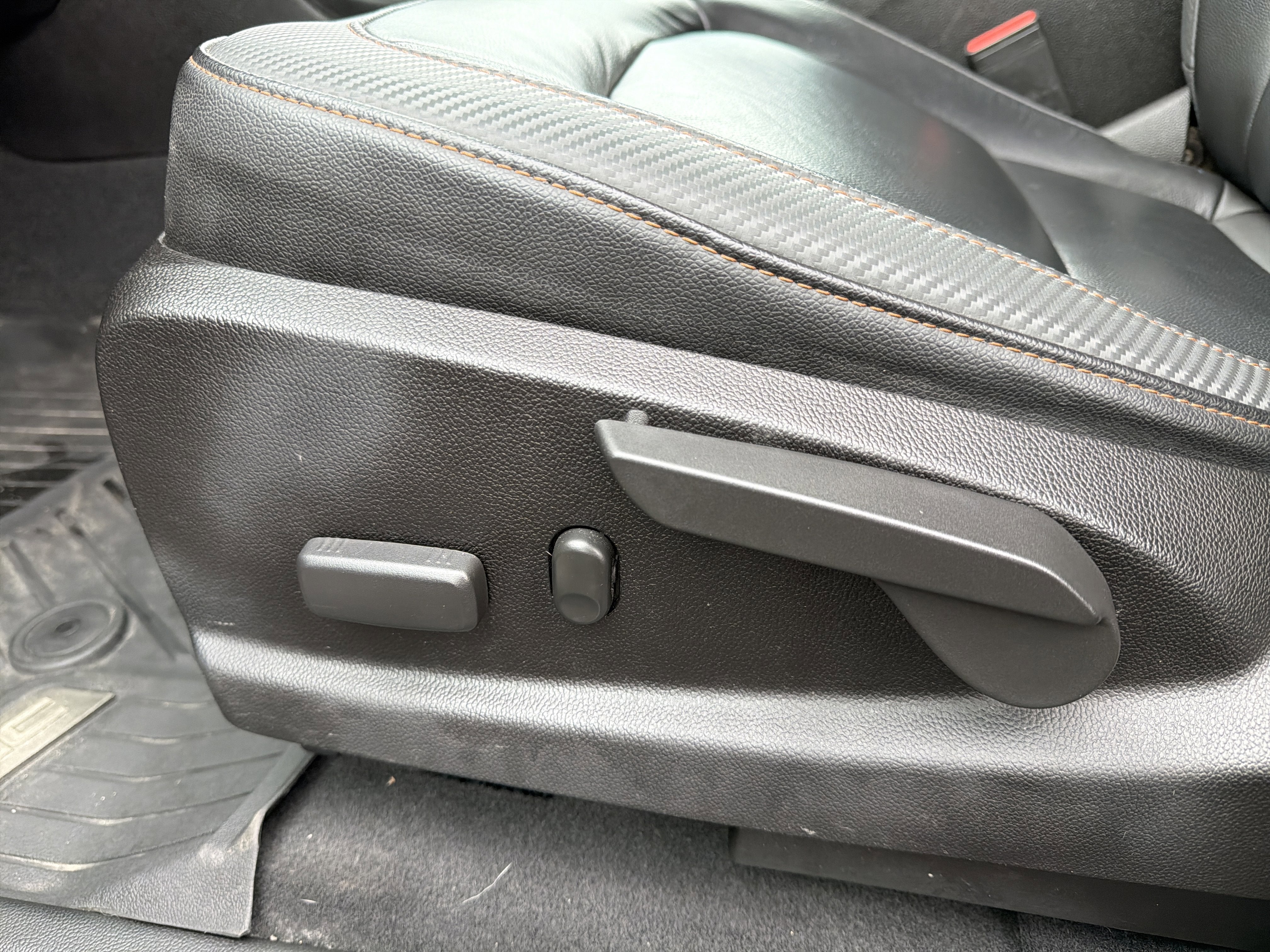 2021 GMC Canyon 4WD AT4 w/Leather