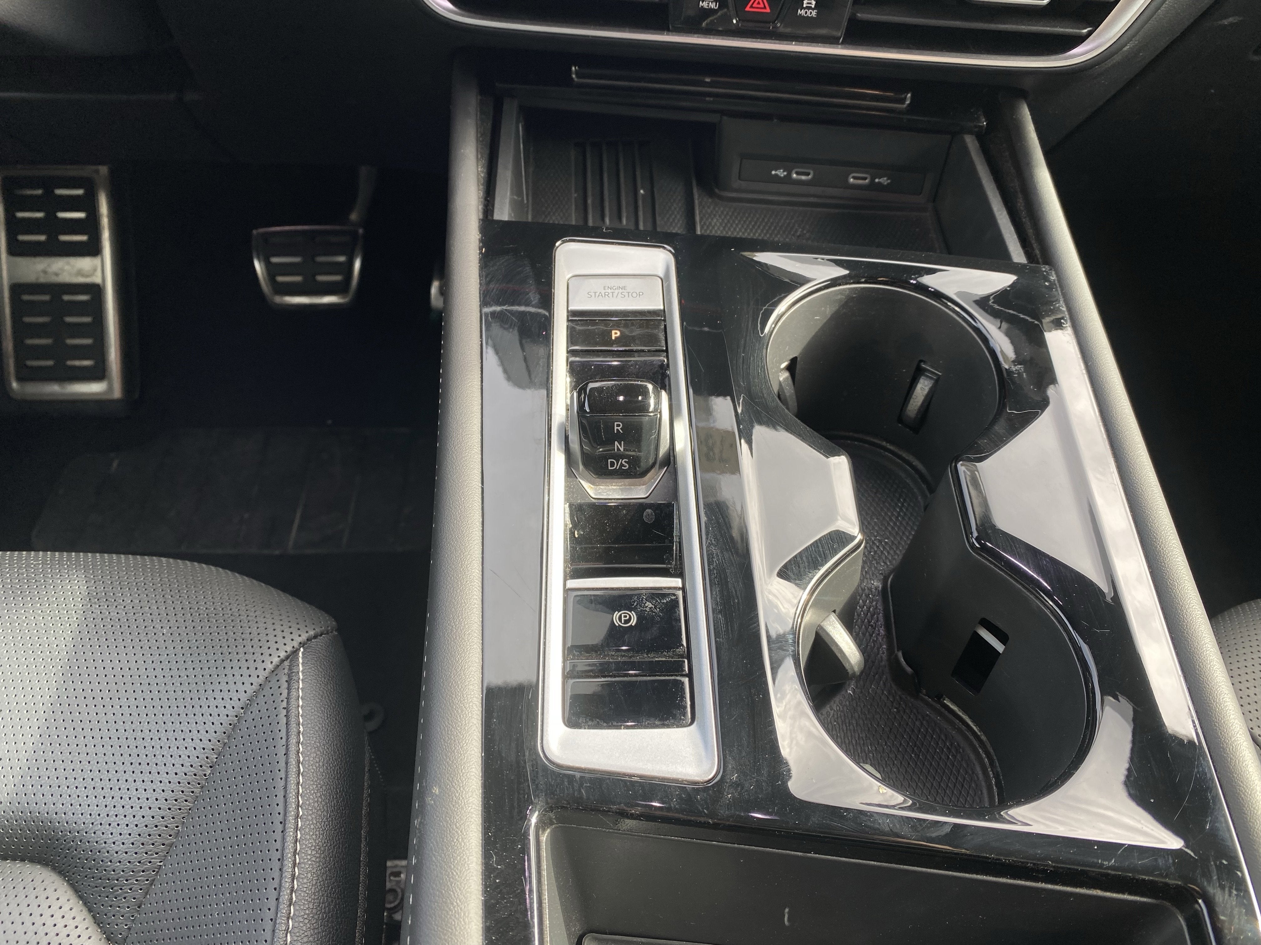 2025 Volkswagen Atlas Cross Sport 2.0T SEL R-Line Black