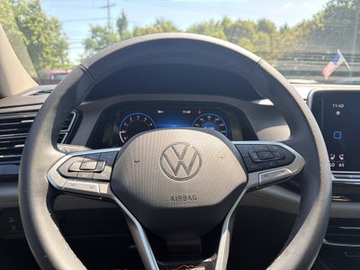 2024 Volkswagen Atlas 2.0T Peak Edition SE w/Technology 4MOTION