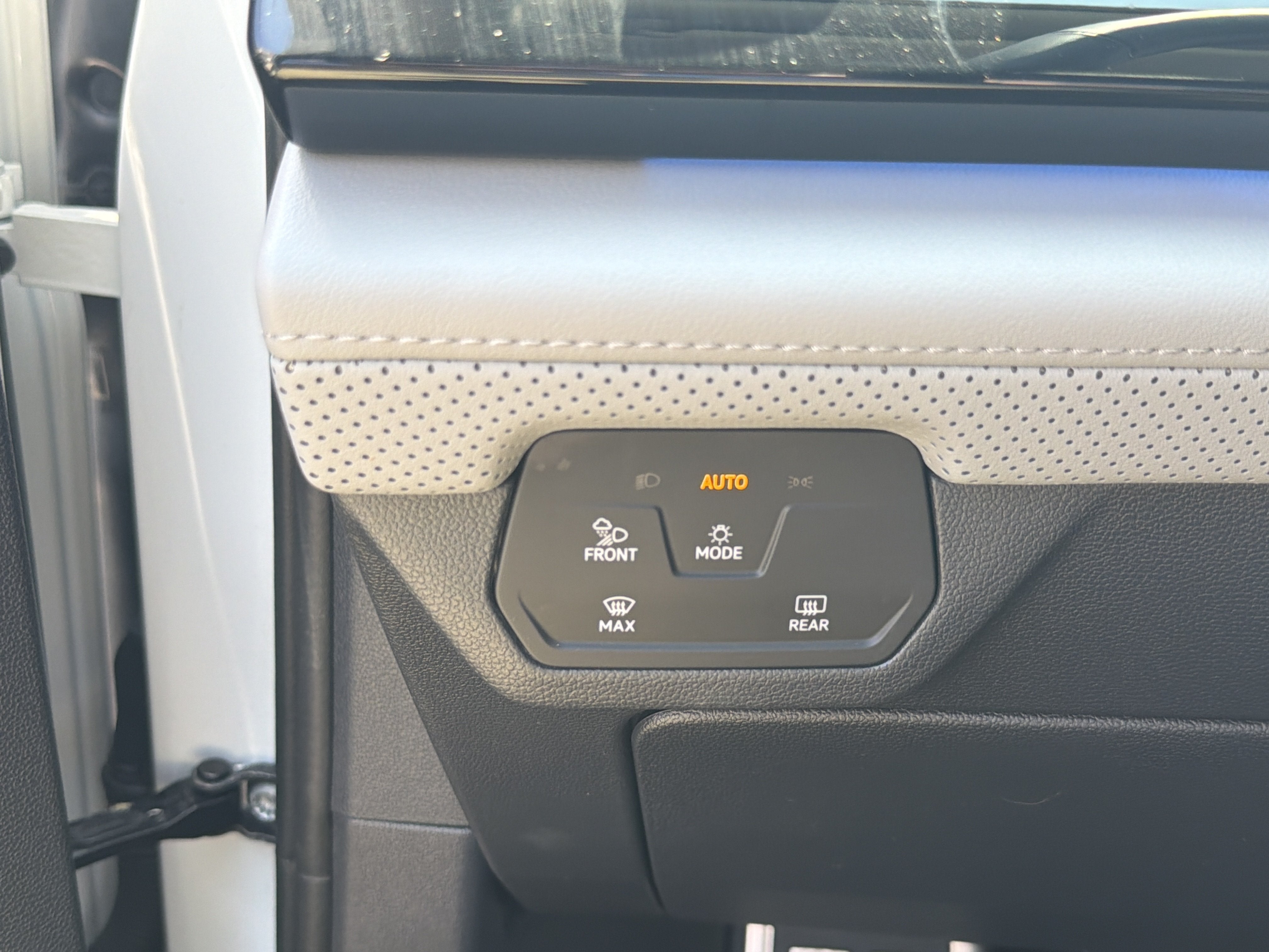 2024 Volkswagen Atlas 2.0T Peak Edition SE w/Technology 4MOTION