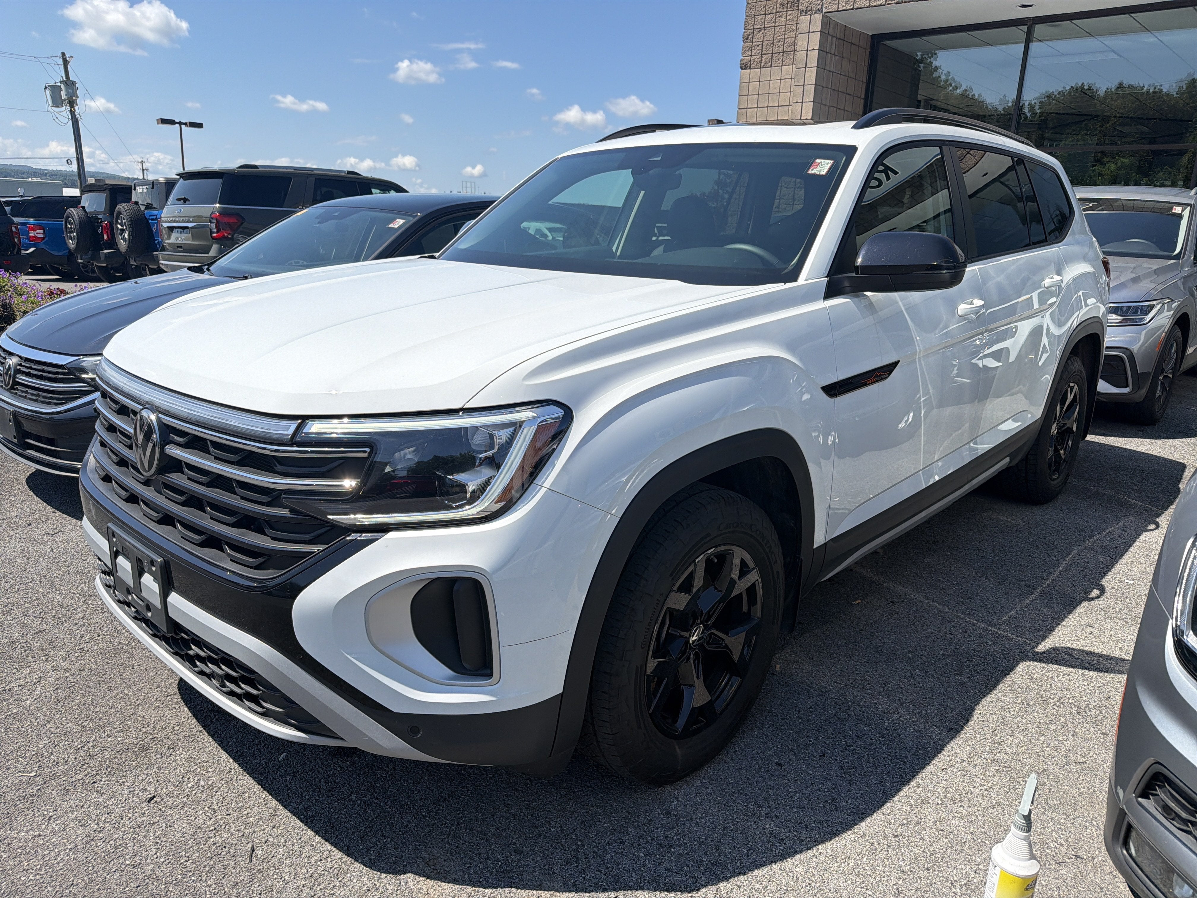 2024 Volkswagen Atlas 2.0T Peak Edition SE w/Technology 4MOTION
