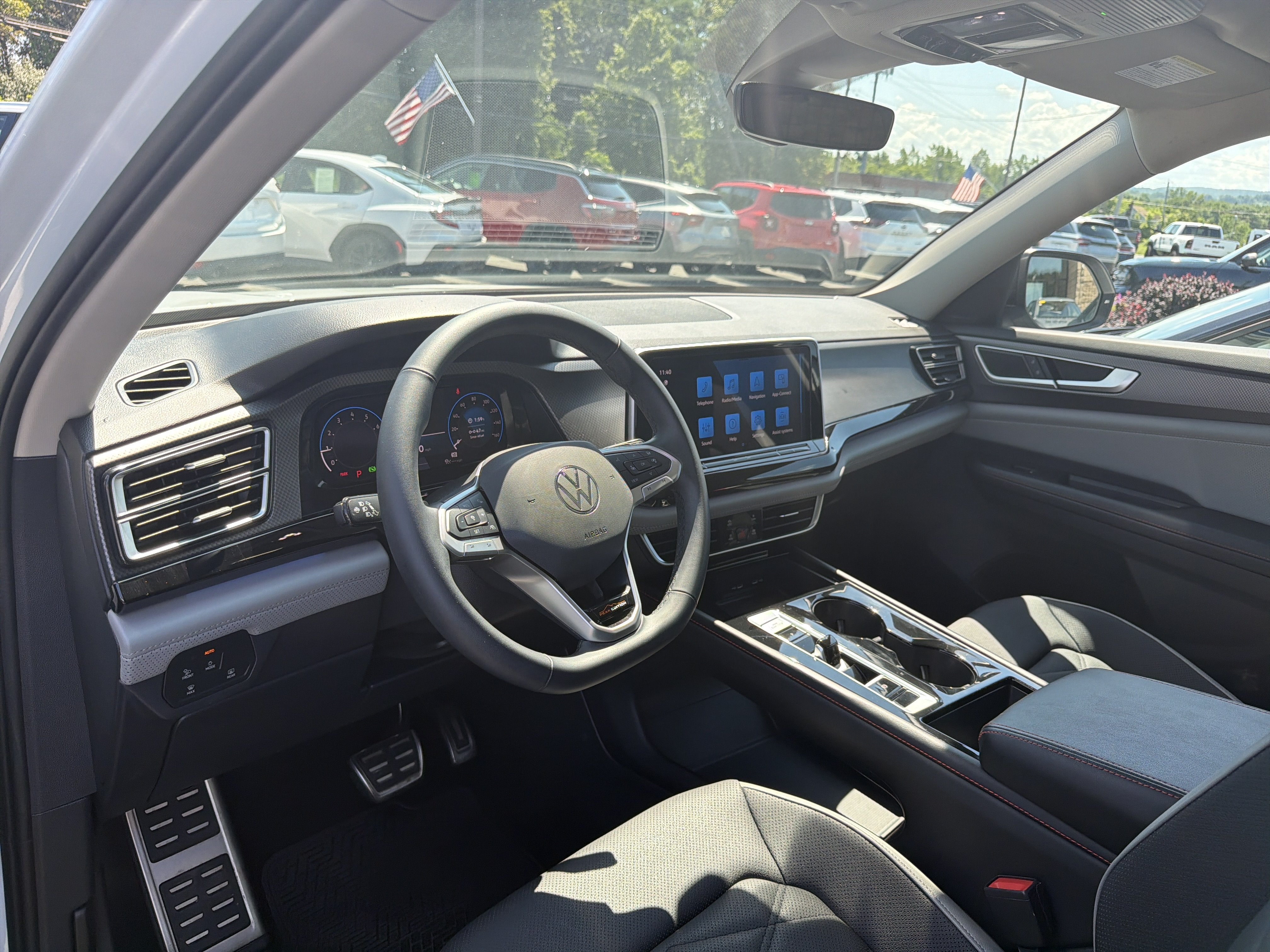 2024 Volkswagen Atlas 2.0T Peak Edition SE w/Technology 4MOTION