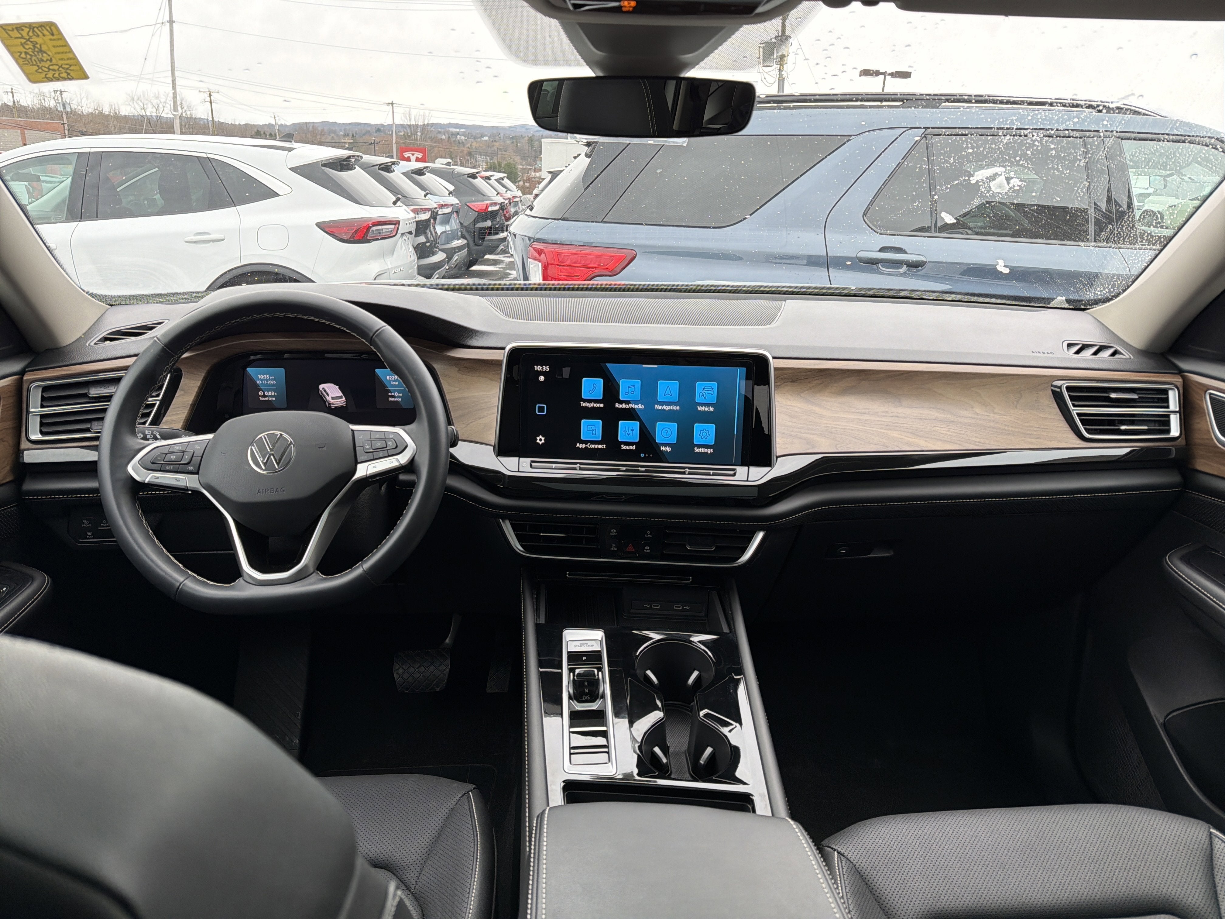 2025 Volkswagen Atlas 2.0T SE w/Technology 4MOTION