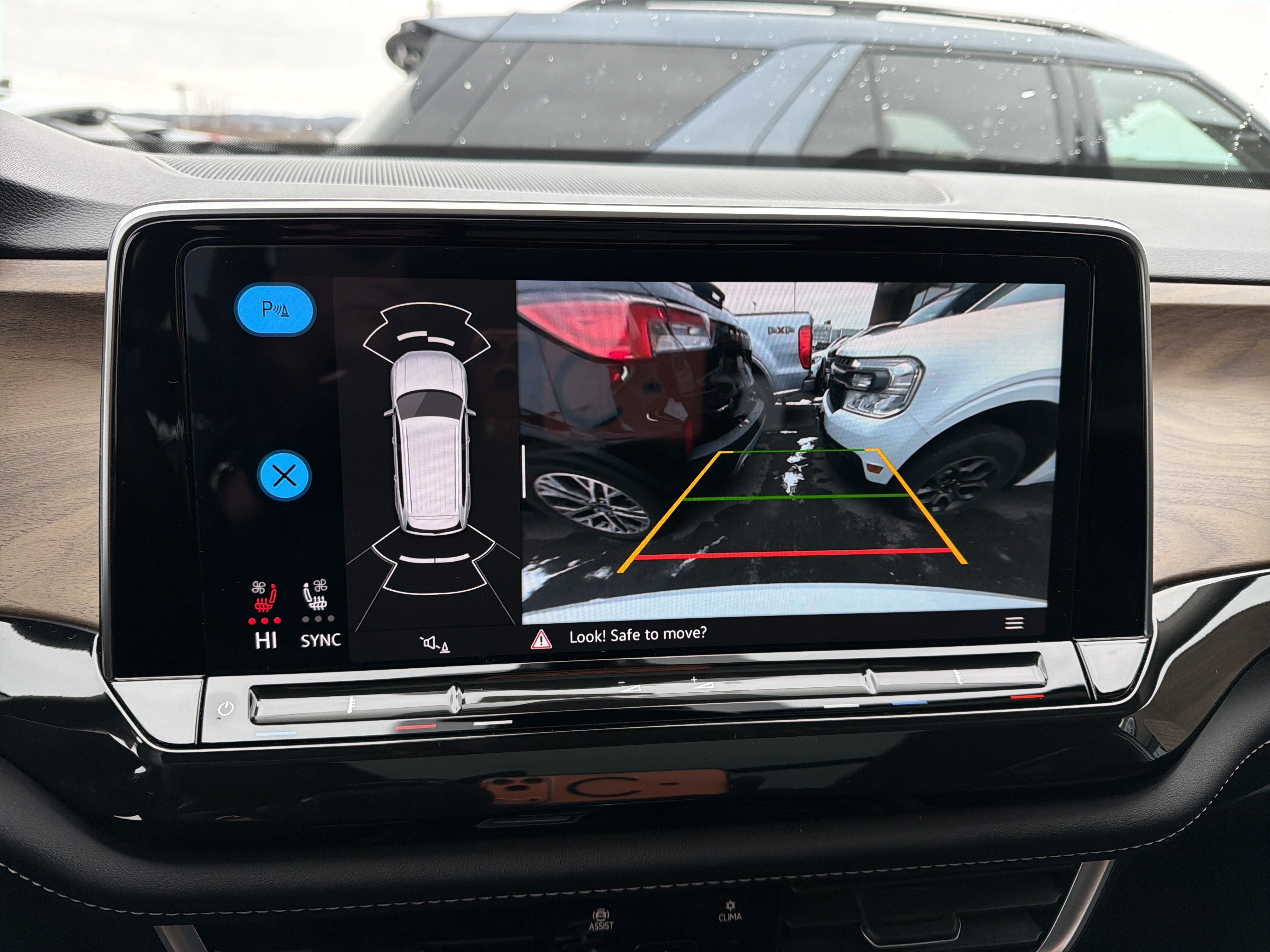 2025 Volkswagen Atlas 2.0T SE w/Technology 4MOTION