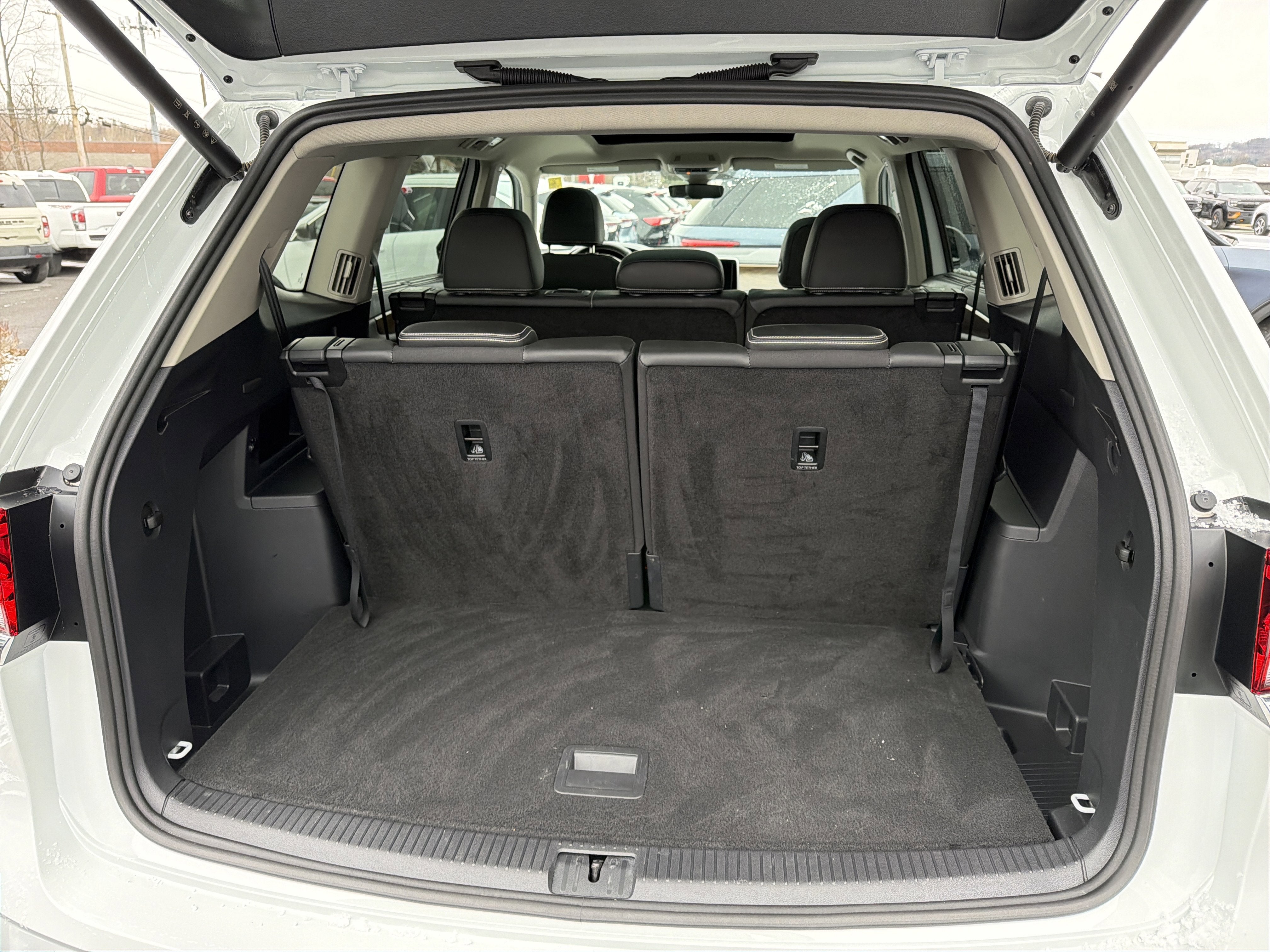 2025 Volkswagen Atlas 2.0T SE w/Technology 4MOTION