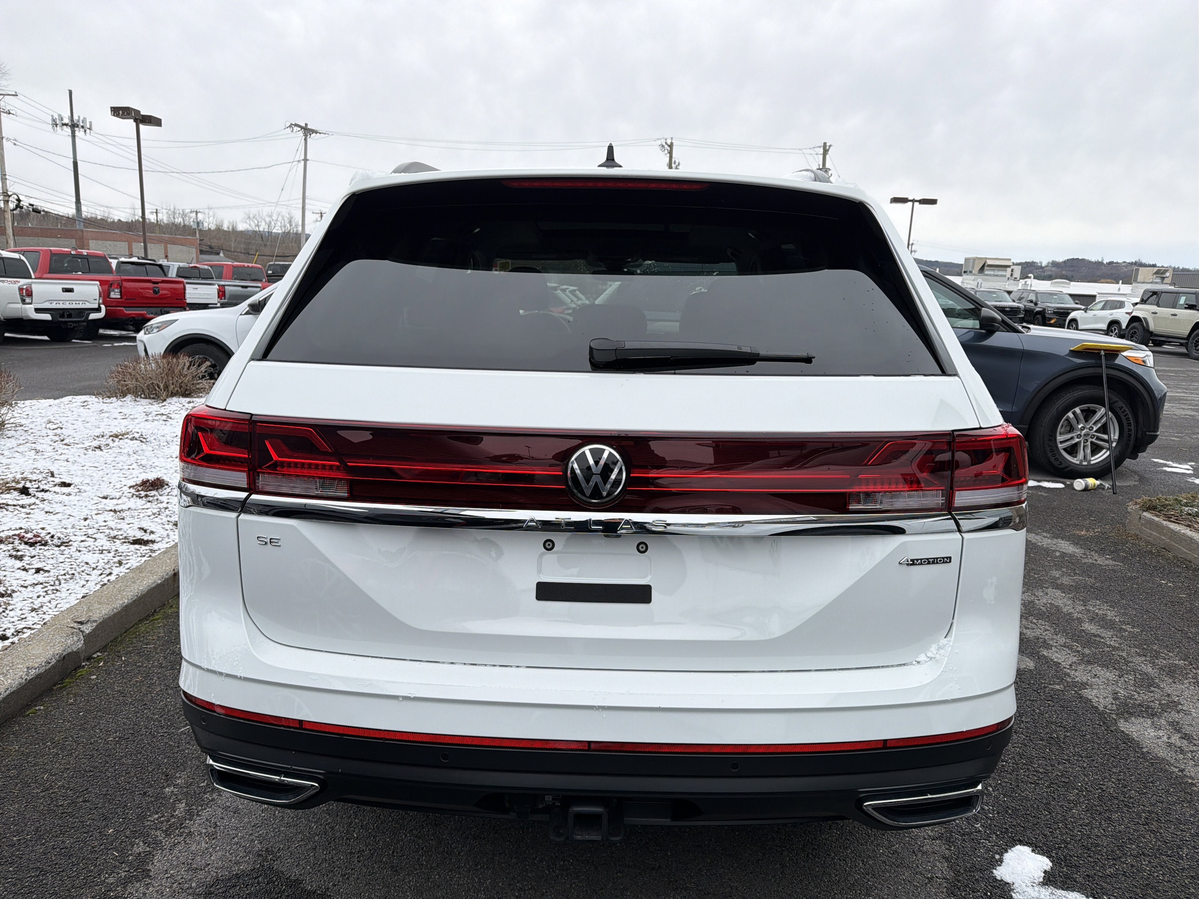 2025 Volkswagen Atlas 2.0T SE w/Technology 4MOTION