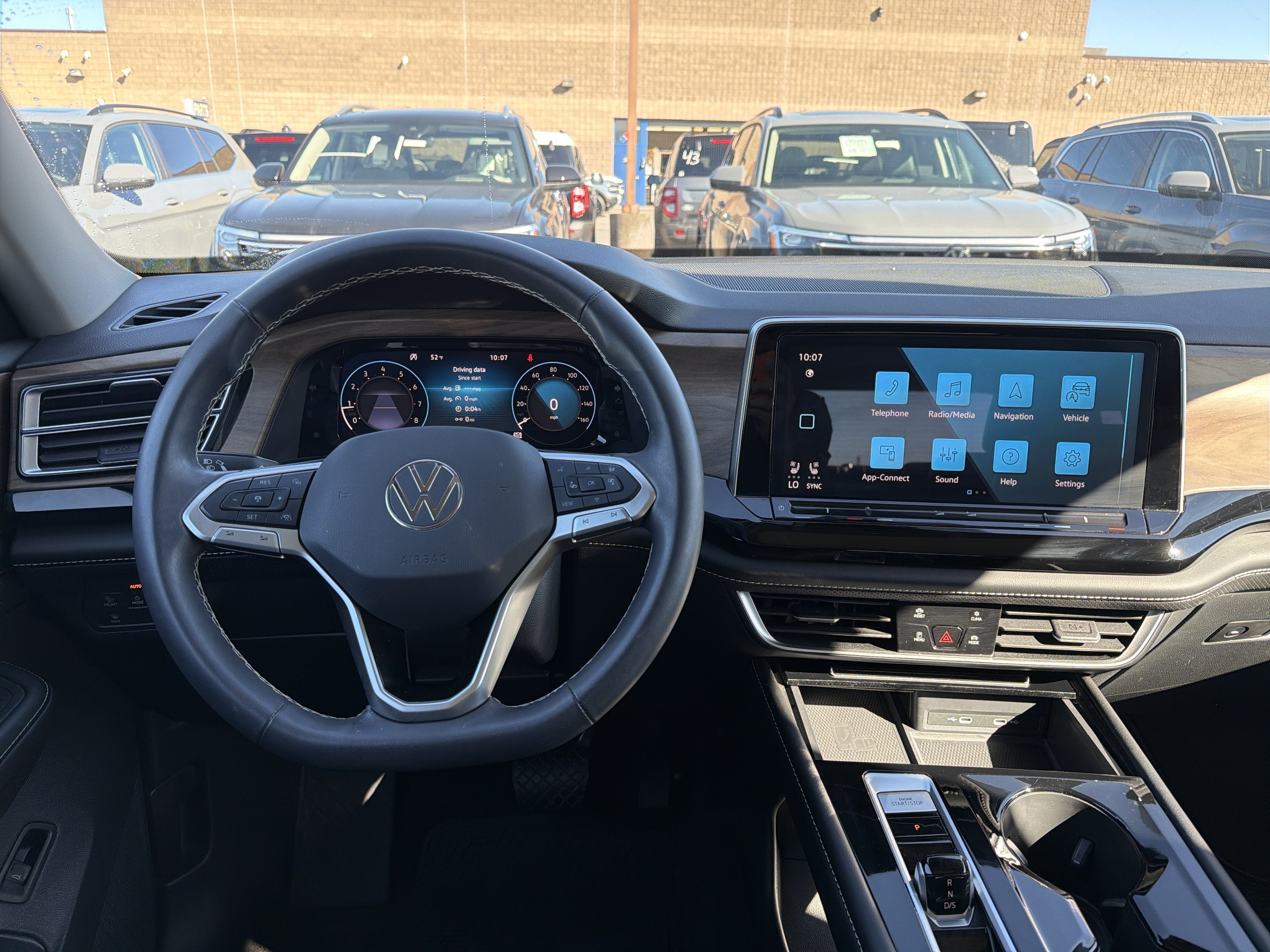 2024 Volkswagen Atlas 2.0T SE w/Technology 4MOTION