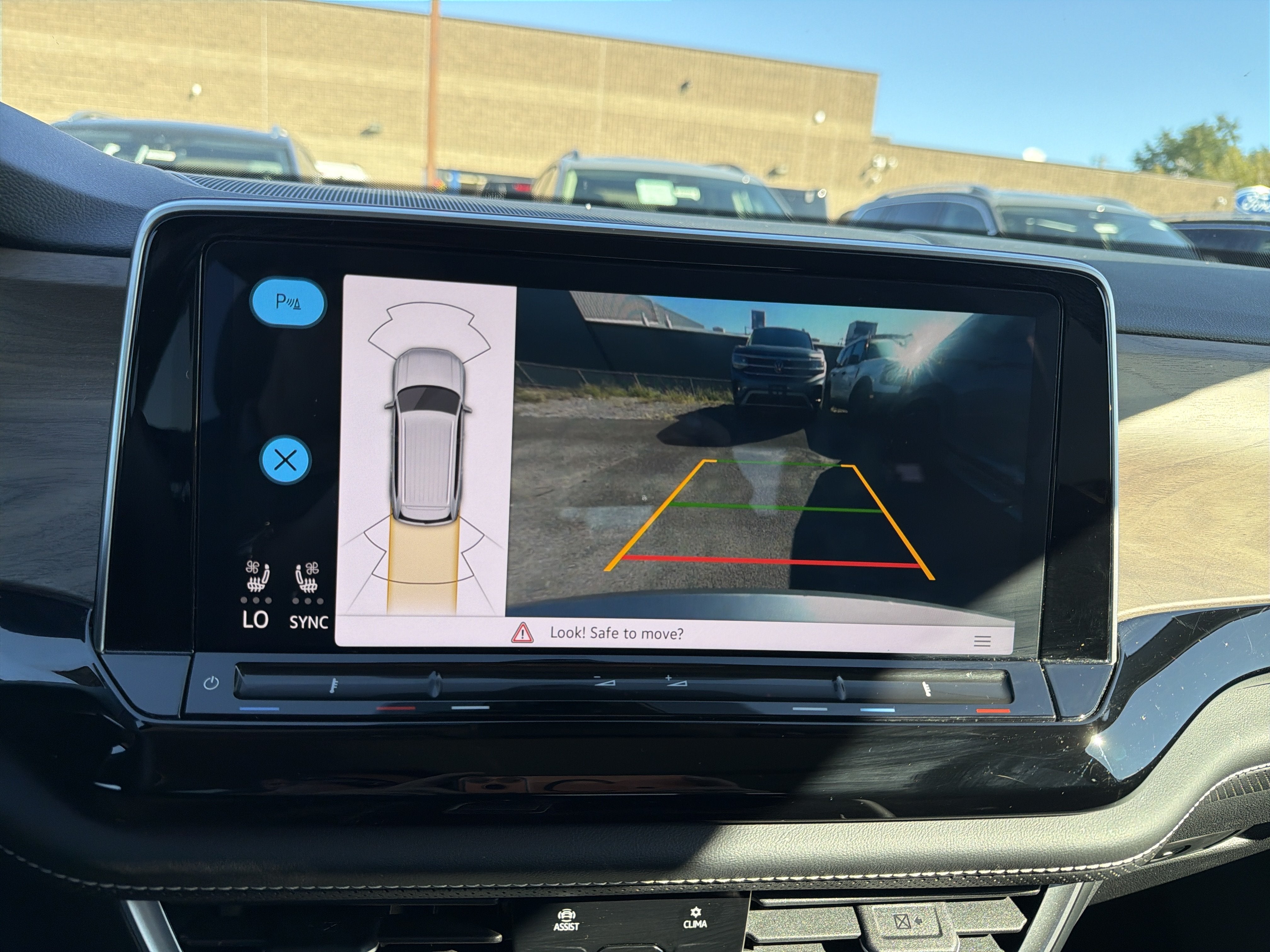 2024 Volkswagen Atlas 2.0T SE w/Technology 4MOTION