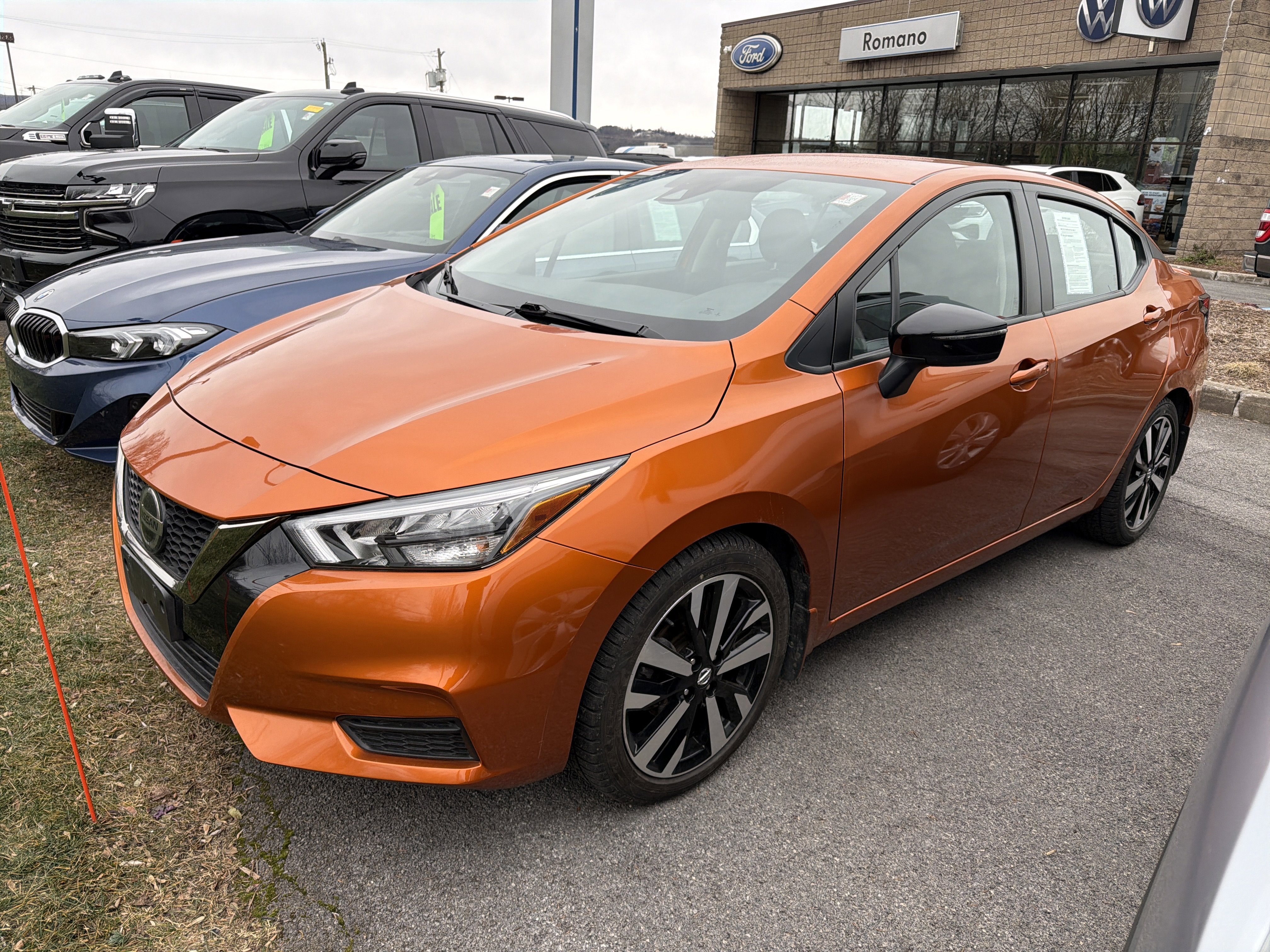 2022 Nissan Versa SR