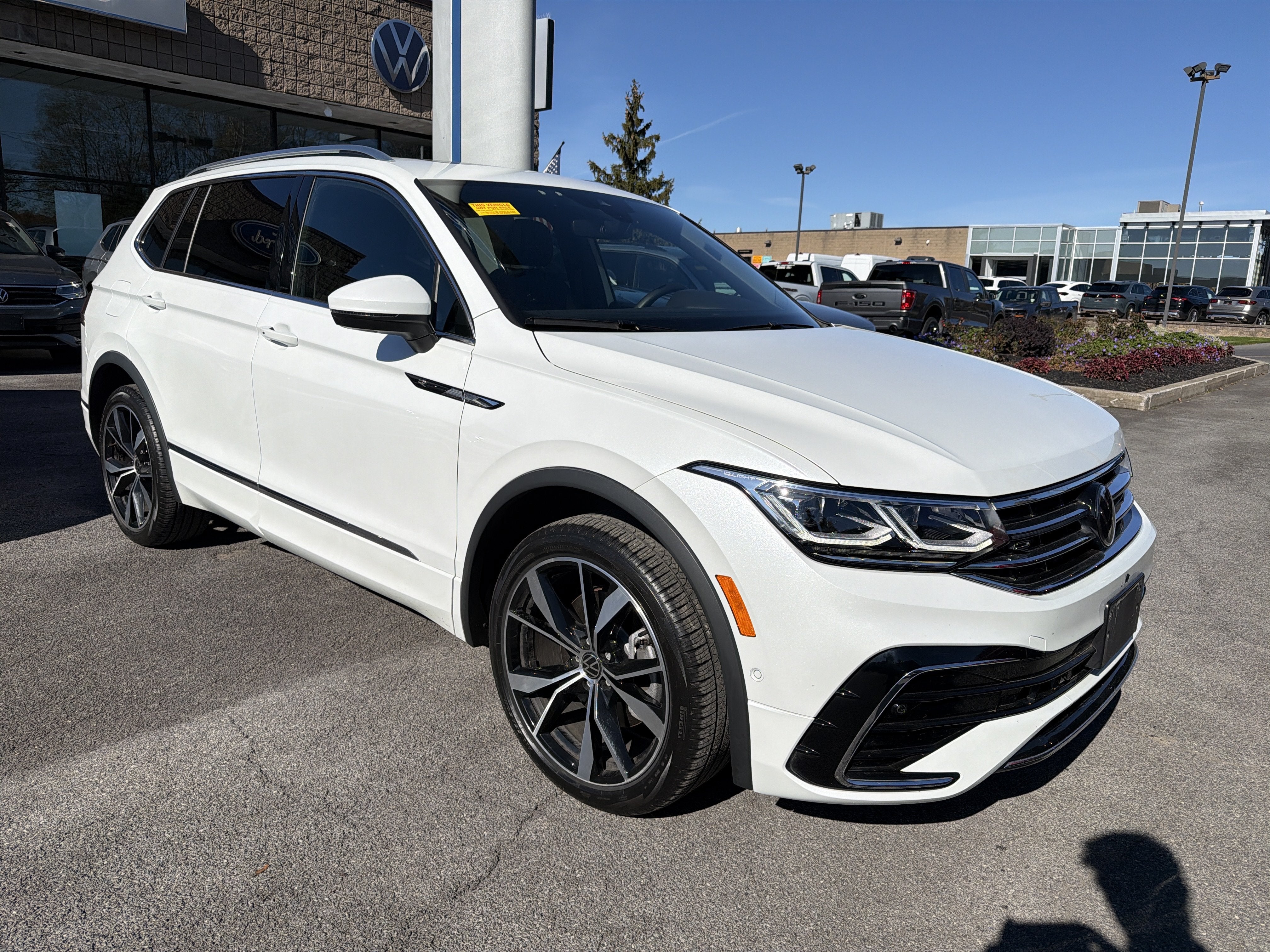 2024 Volkswagen Tiguan 2.0T SEL R-Line 4MOTION