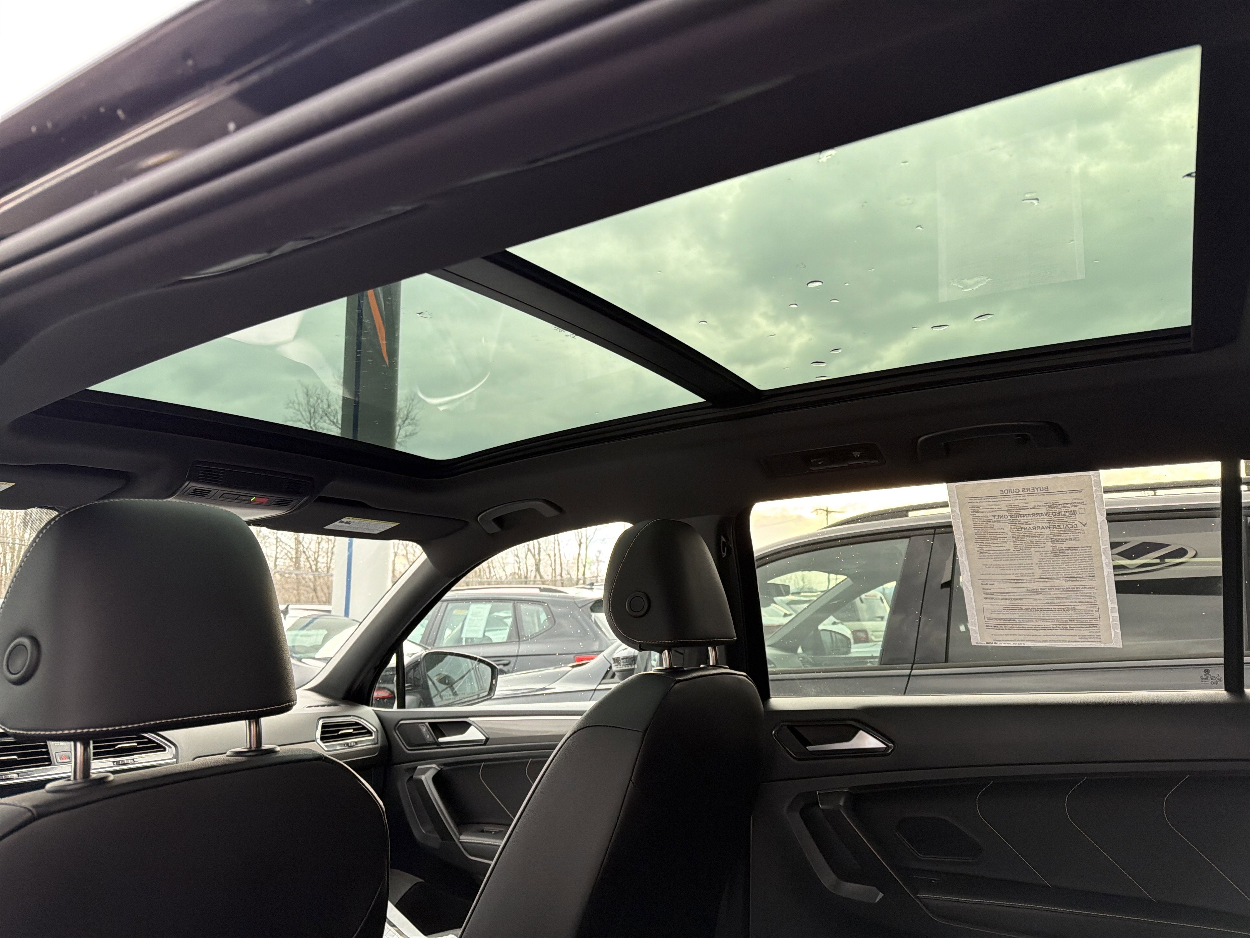 2023 Volkswagen Tiguan SE R-Line Black