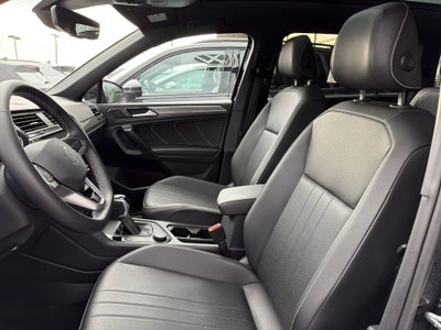 2023 Volkswagen Tiguan SE R-Line Black