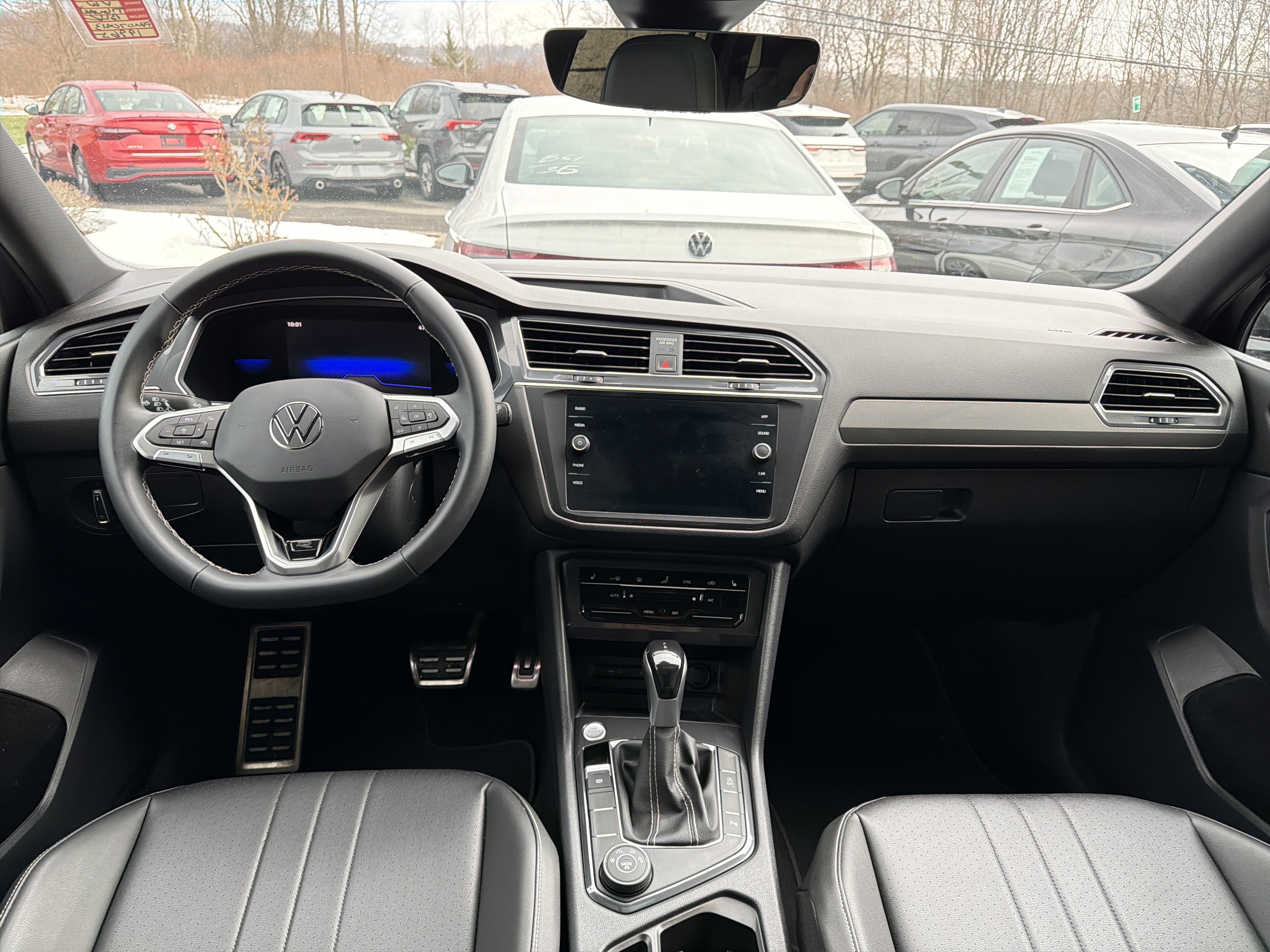 2023 Volkswagen Tiguan SE R-Line Black