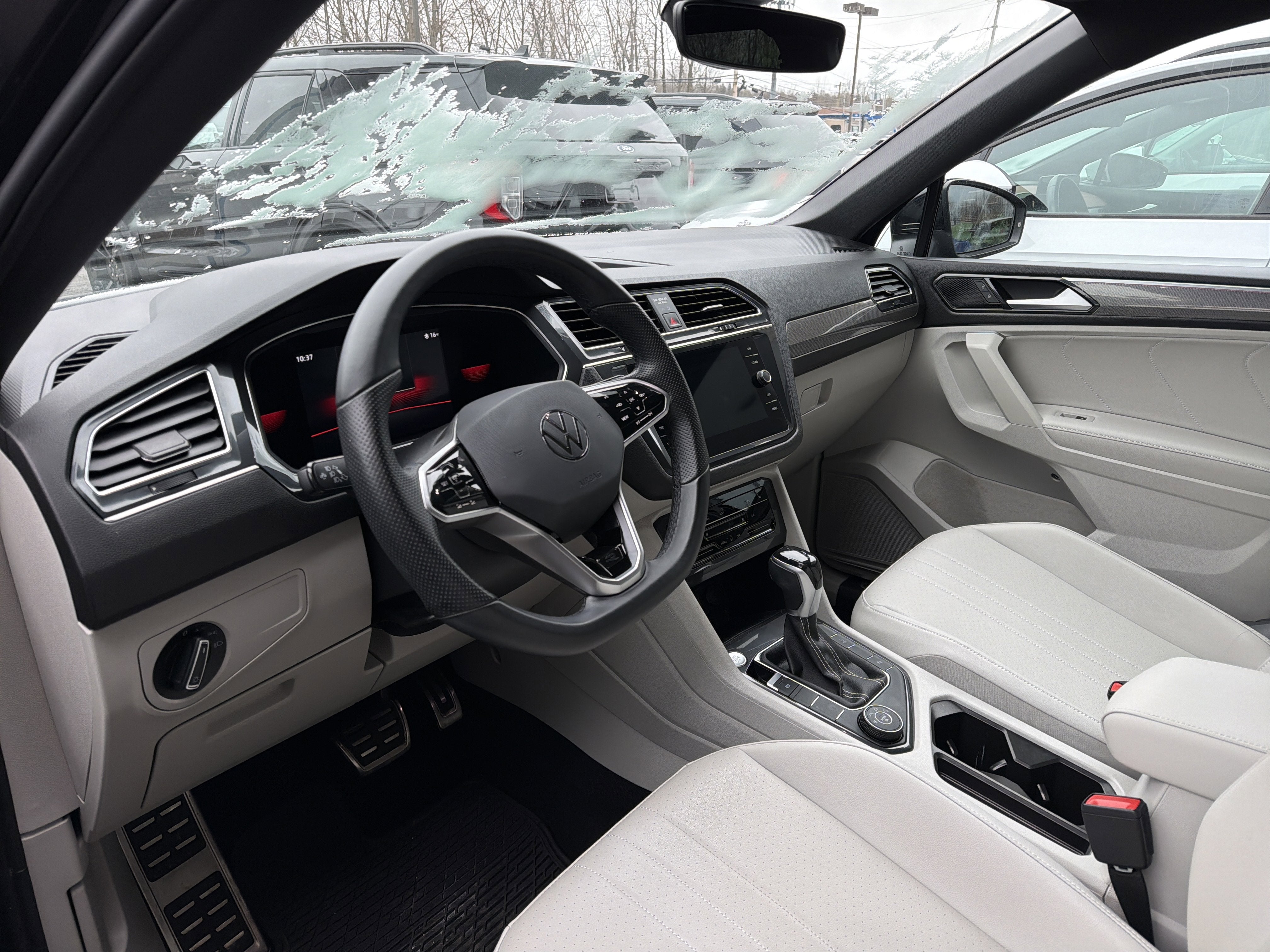 2023 Volkswagen Tiguan SE R-Line Black