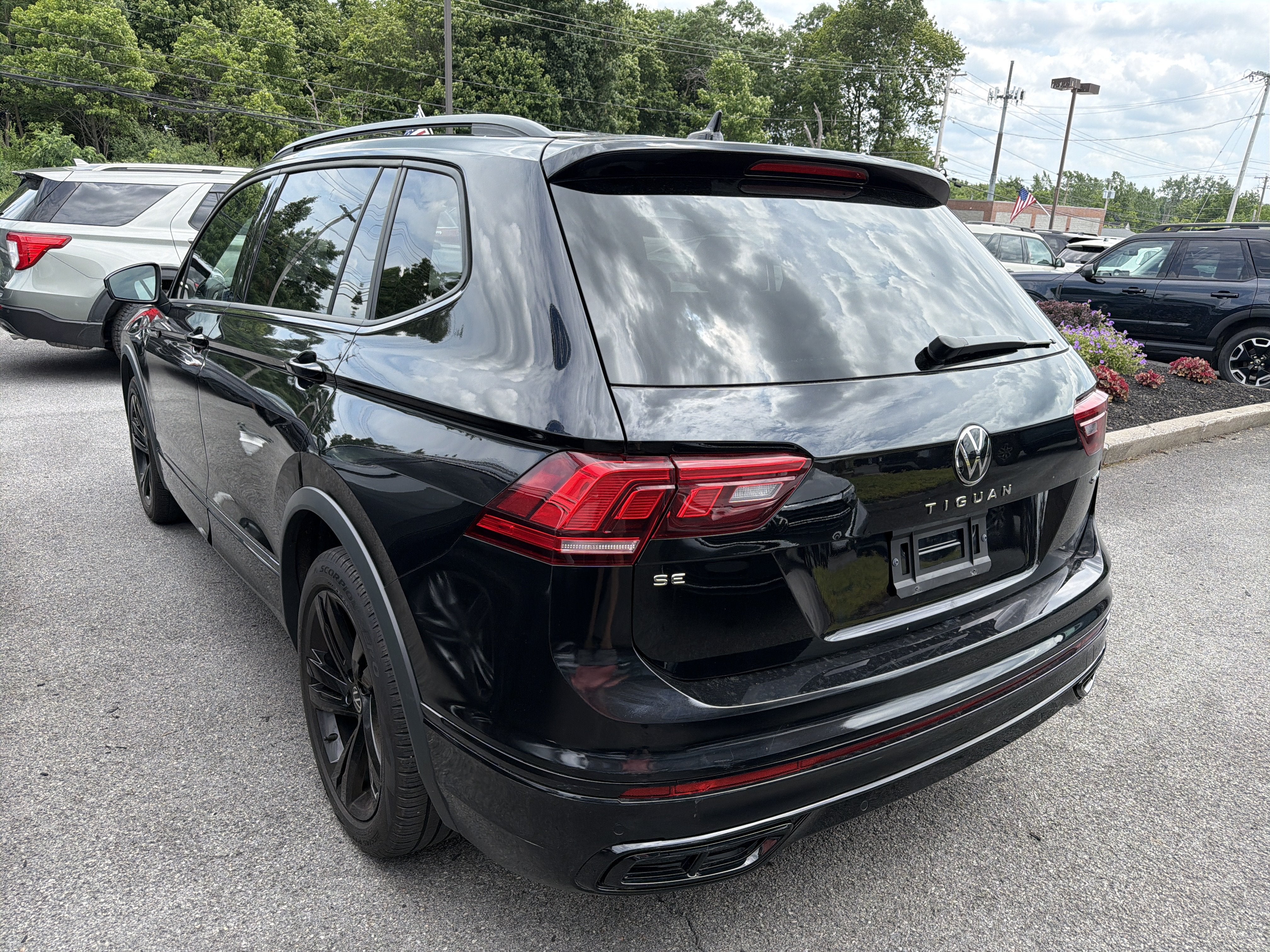 2024 Volkswagen Tiguan 2.0T SE R-Line Black 4MOTION