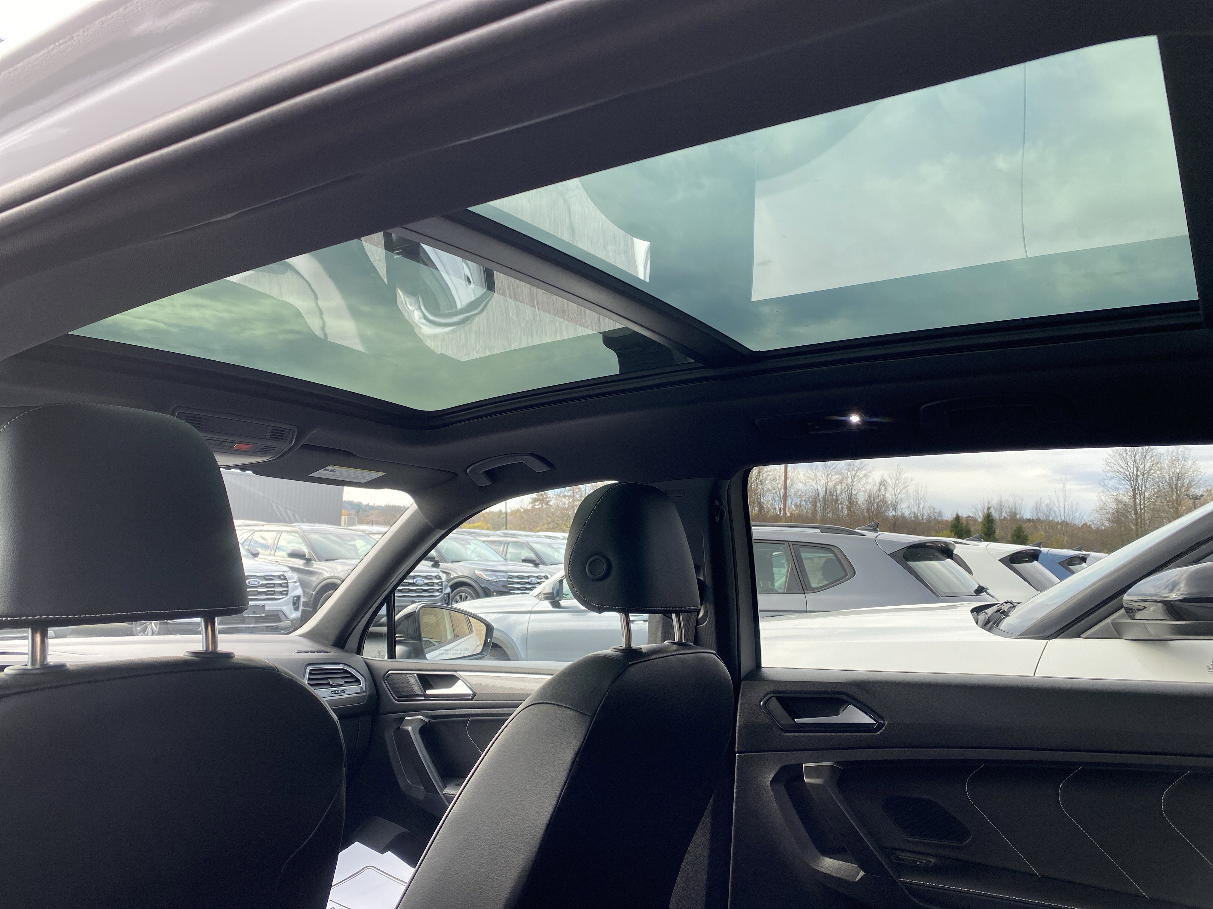 2024 Volkswagen Tiguan SE R-Line Black