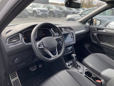 2024 Volkswagen Tiguan SE R-Line Black