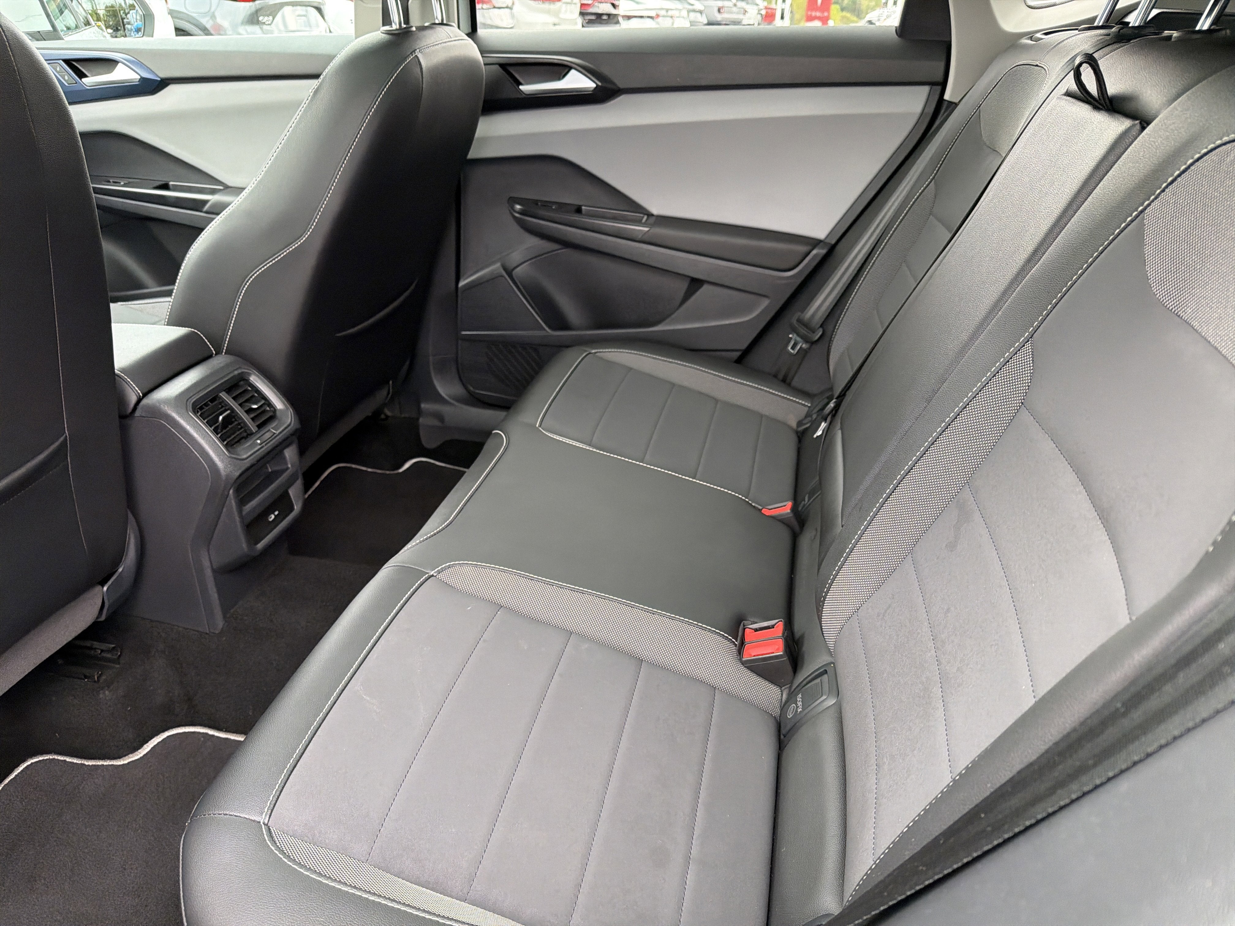 2023 Volkswagen Taos SE 4MOTION *Ltd Avail*