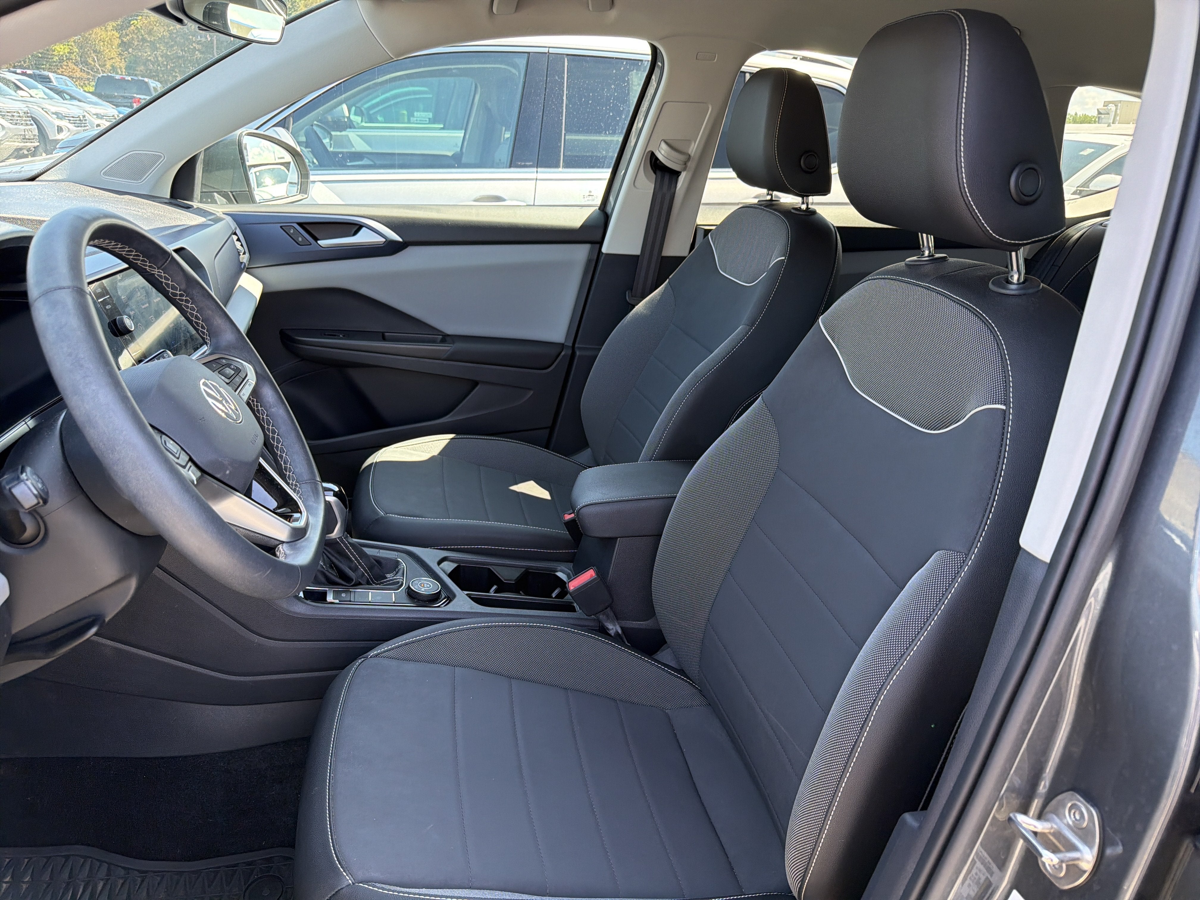 2023 Volkswagen Taos SE 4MOTION