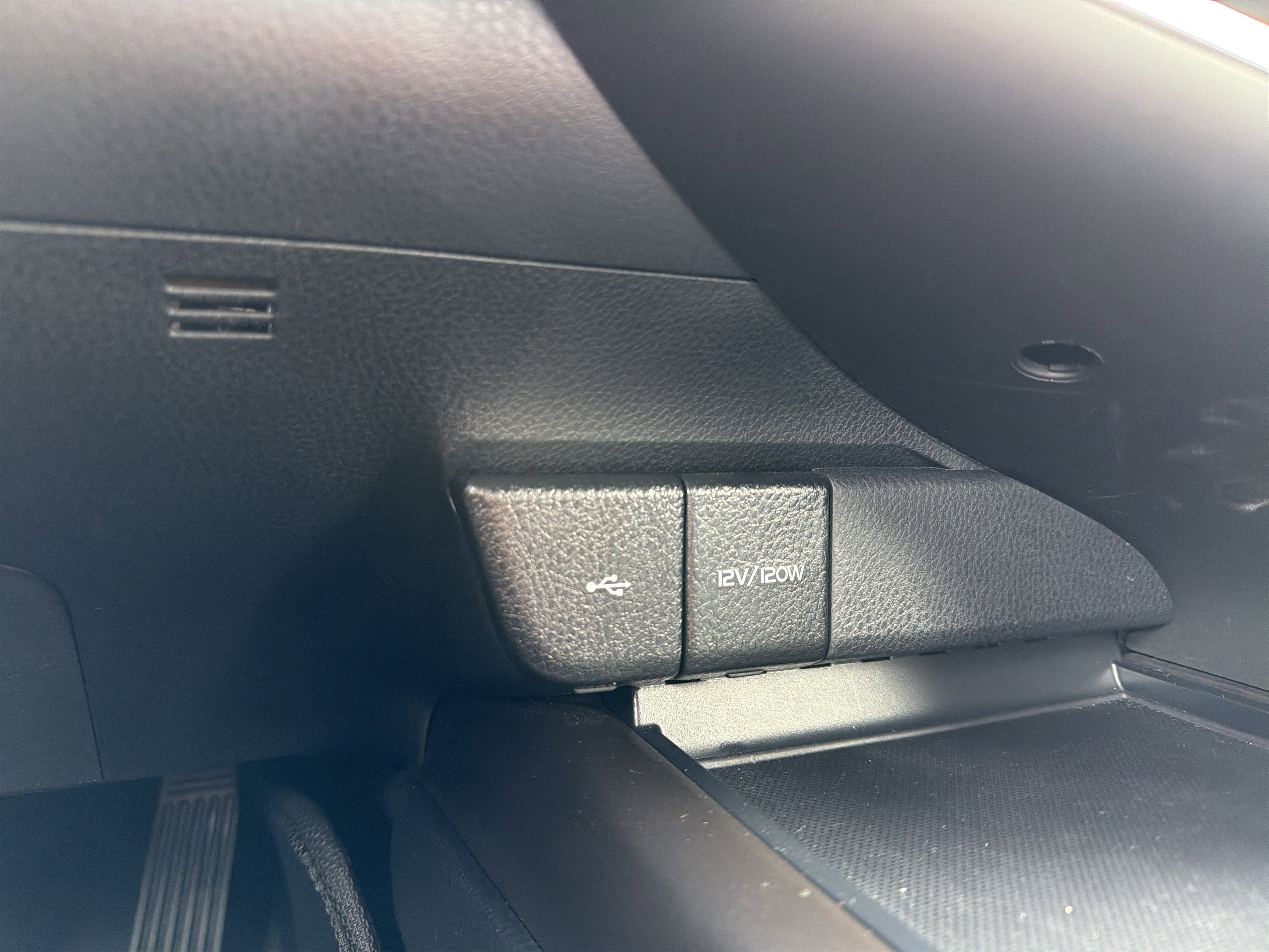 2023 Toyota Camry Hybrid SE