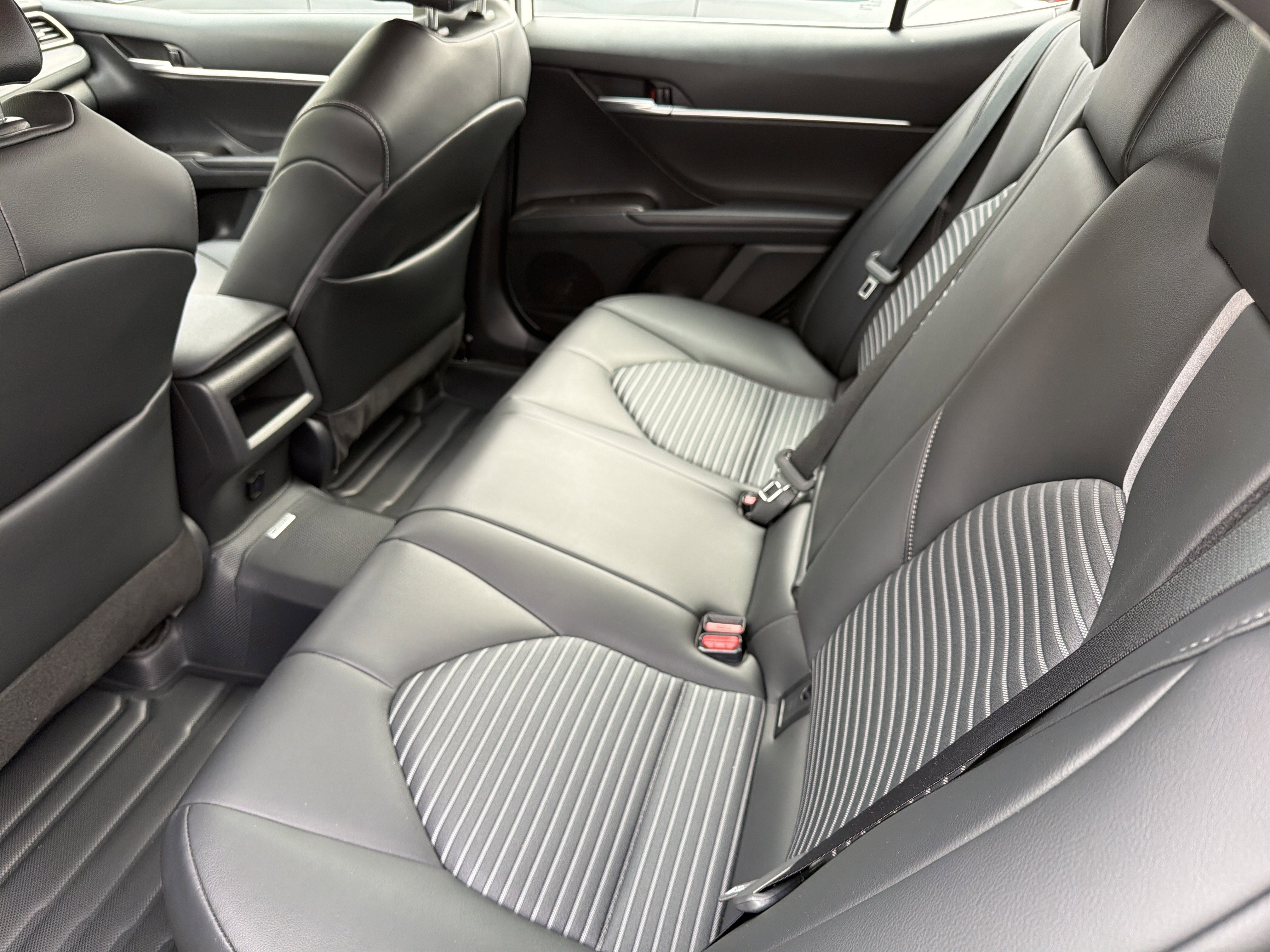 2023 Toyota Camry Hybrid SE