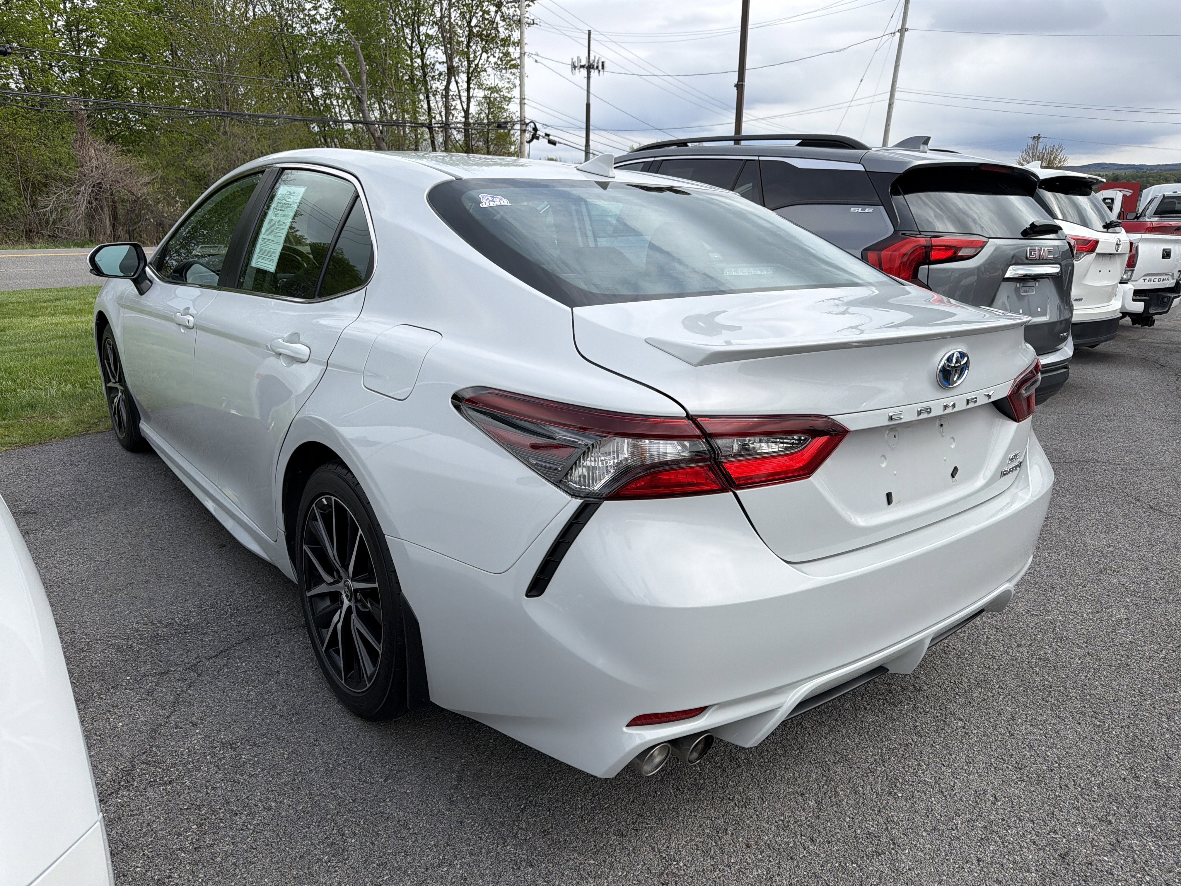2023 Toyota Camry Hybrid SE