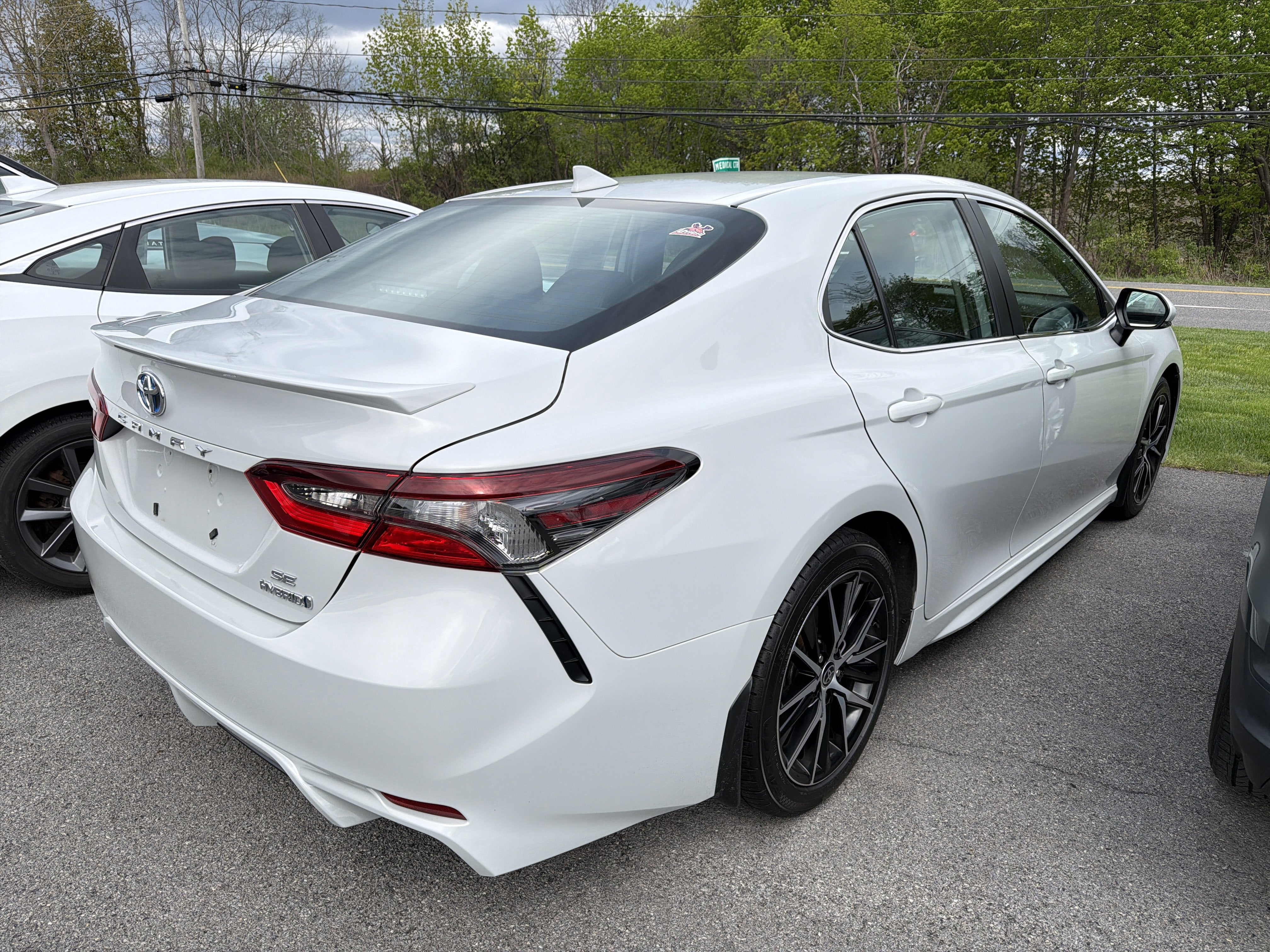 2023 Toyota Camry Hybrid SE