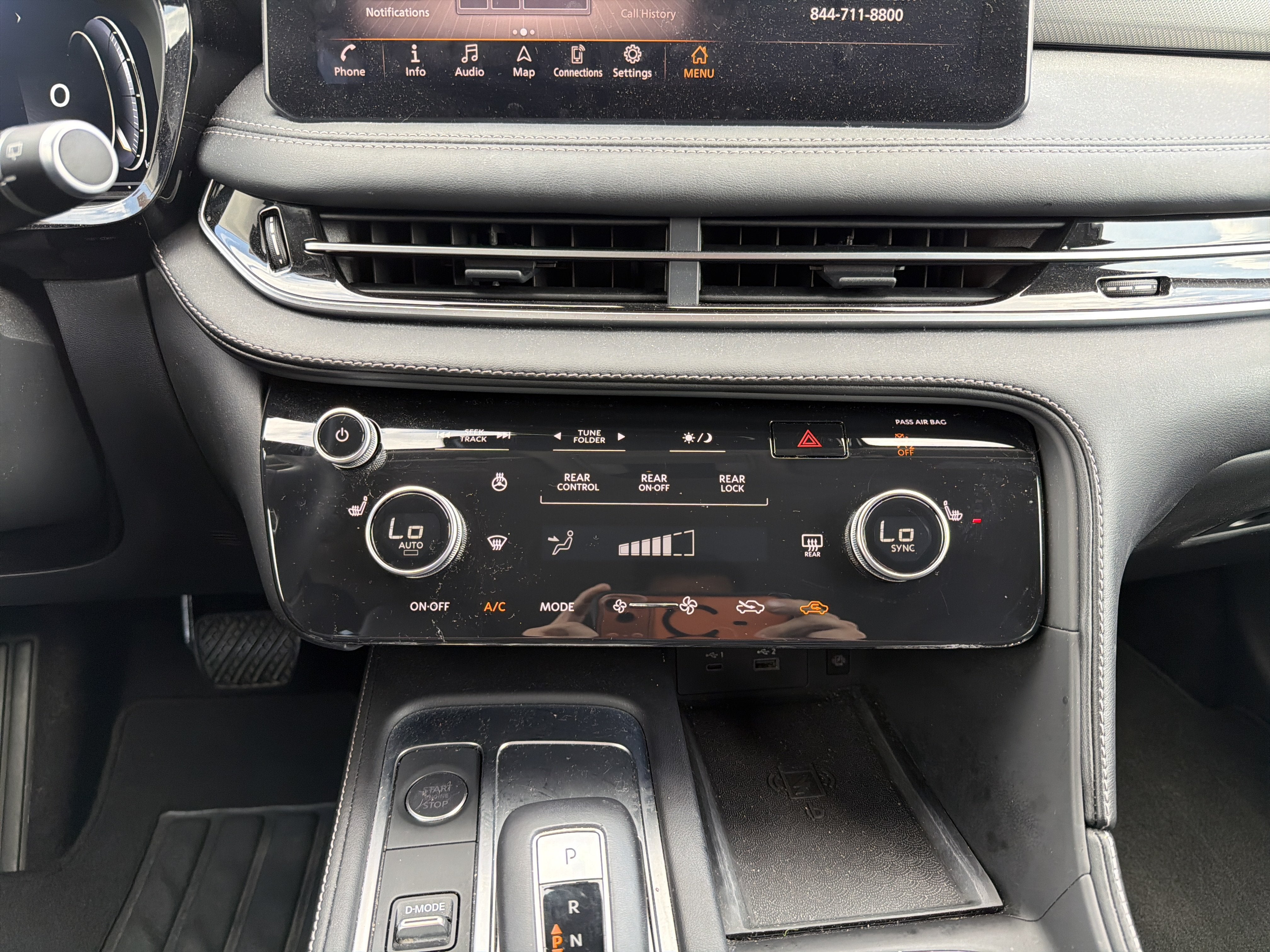 2025 INFINITI QX60 LUXE