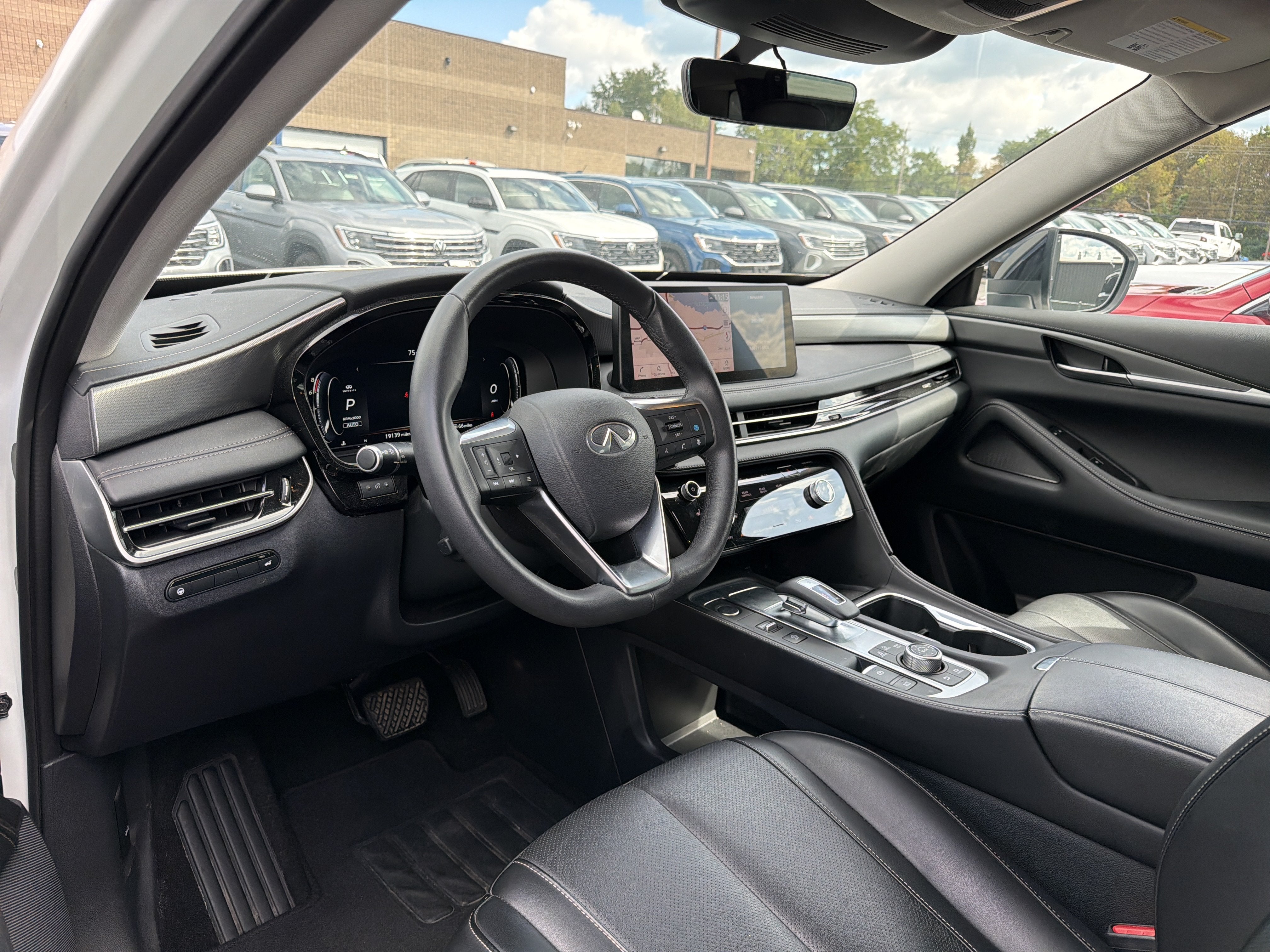 2025 INFINITI QX60 LUXE