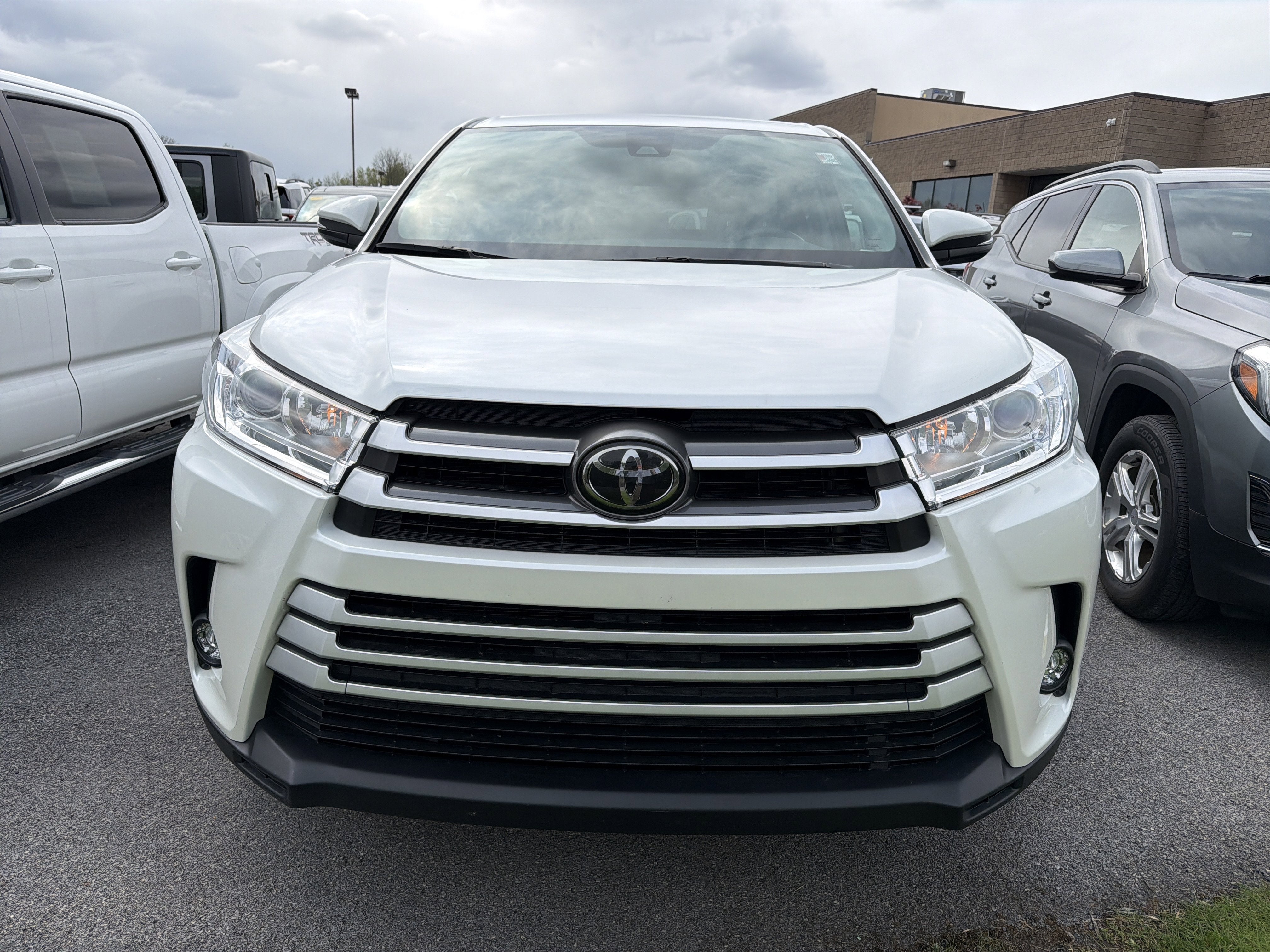 2019 Toyota Highlander LE