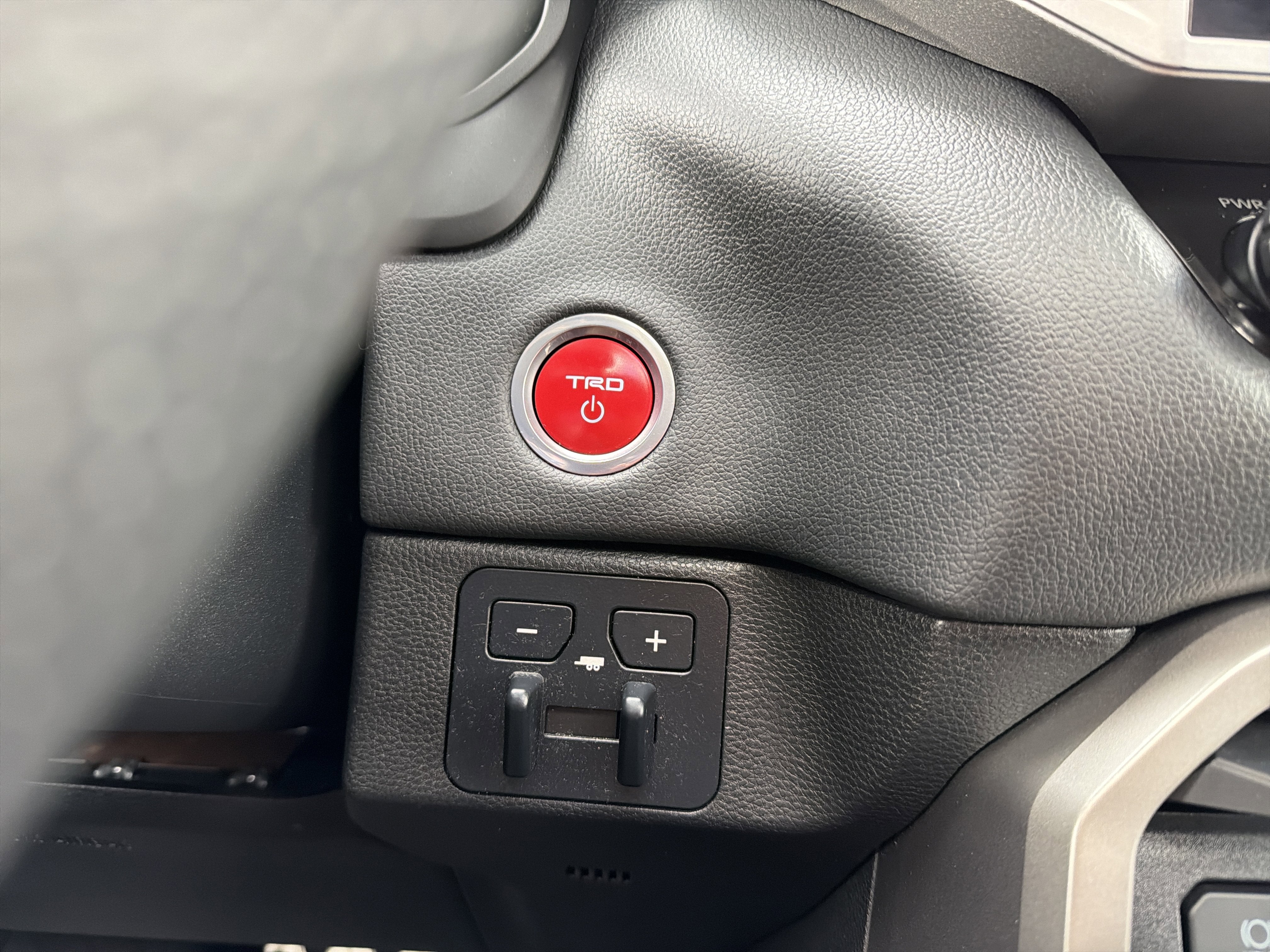 2023 Toyota Sequoia SR5
