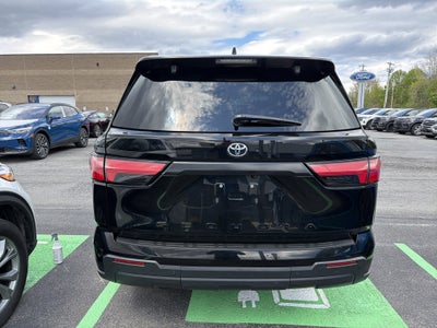 2023 Toyota Sequoia SR5