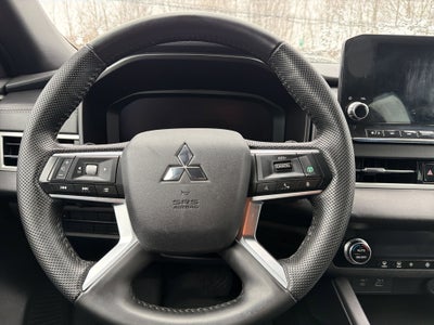 2023 Mitsubishi Outlander SE Black Edition