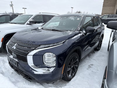 2023 Mitsubishi Outlander SE Black Edition