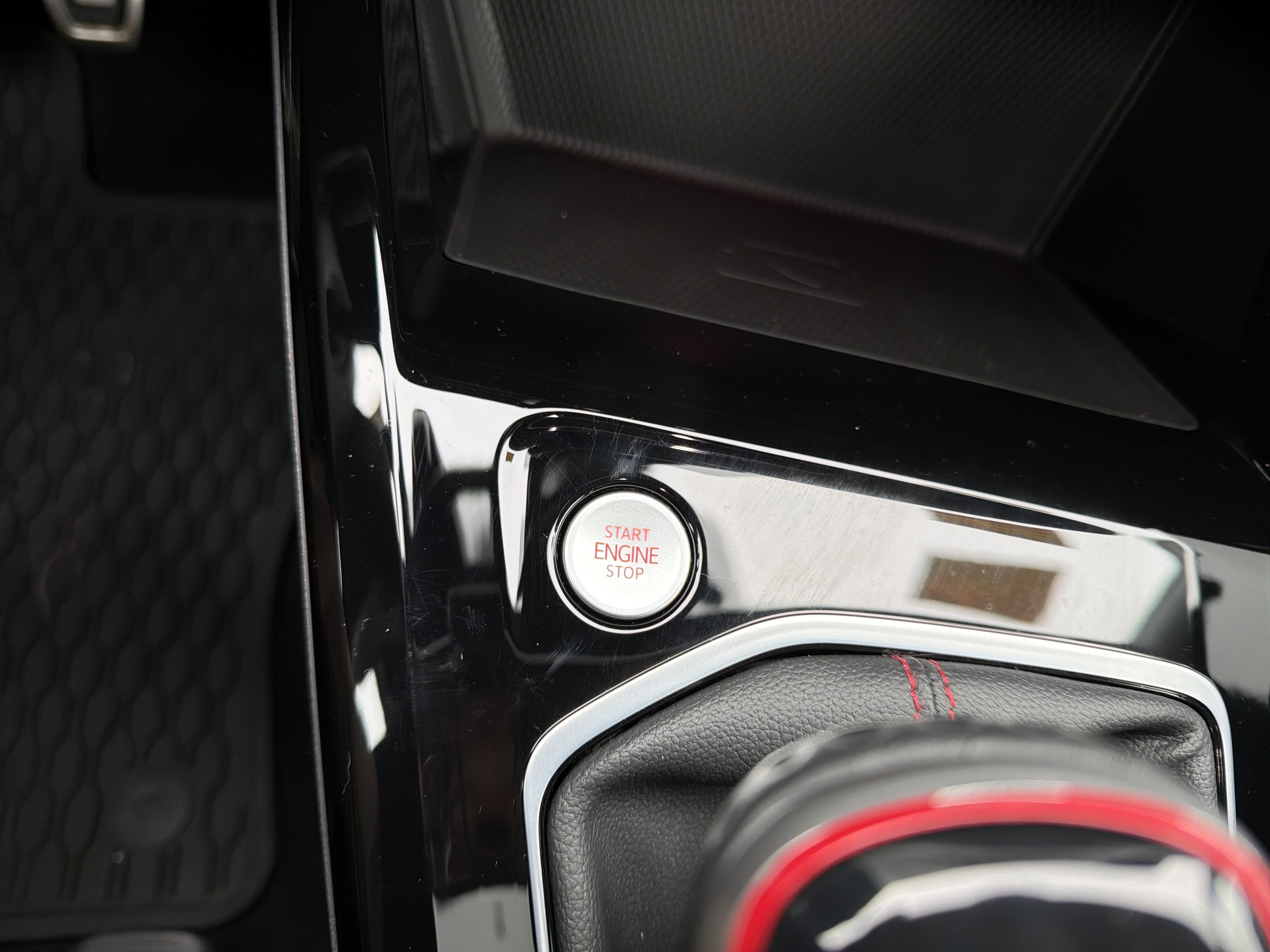 2023 Volkswagen Golf GTI SE