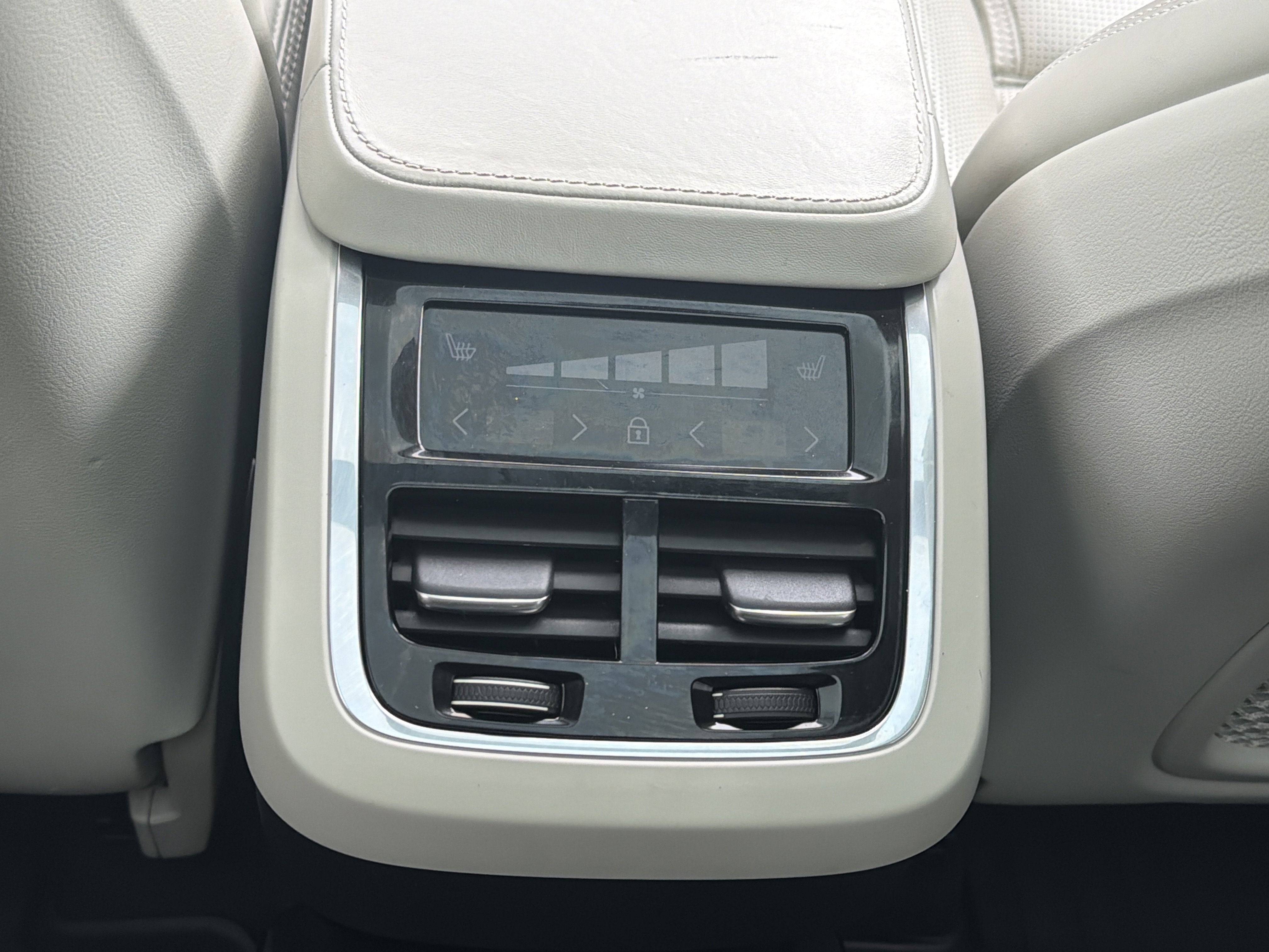 2021 Volvo XC90 Inscription