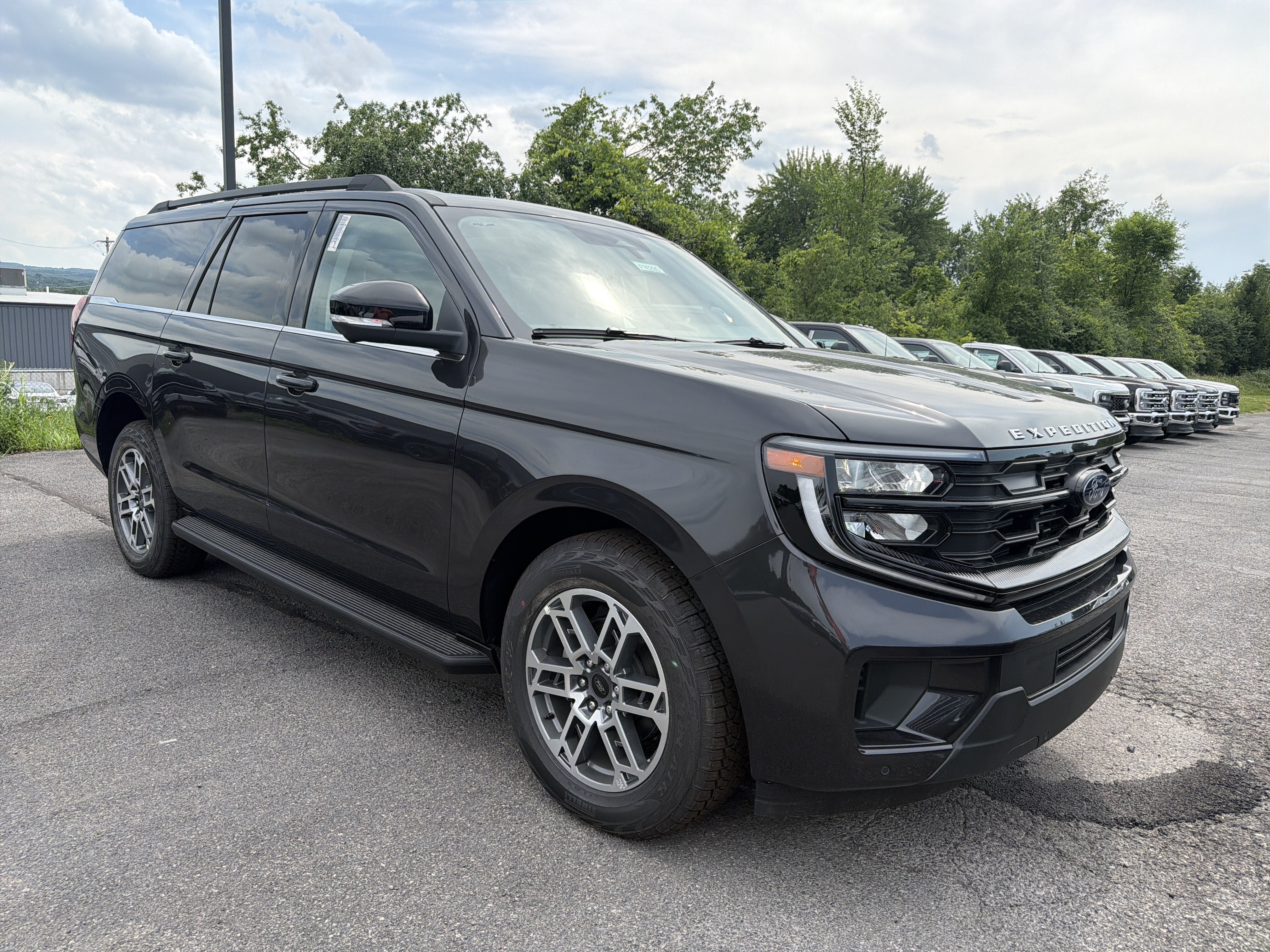 2026 Ford Expedition MAX Active