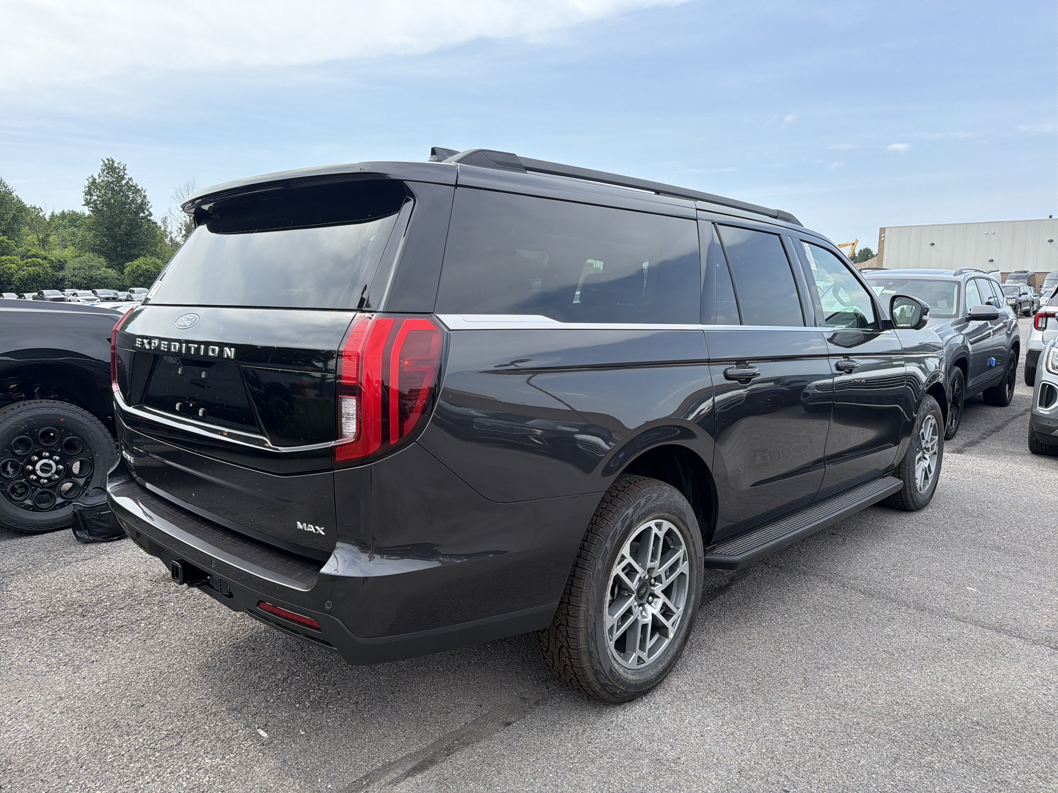 2026 Ford Expedition MAX Active