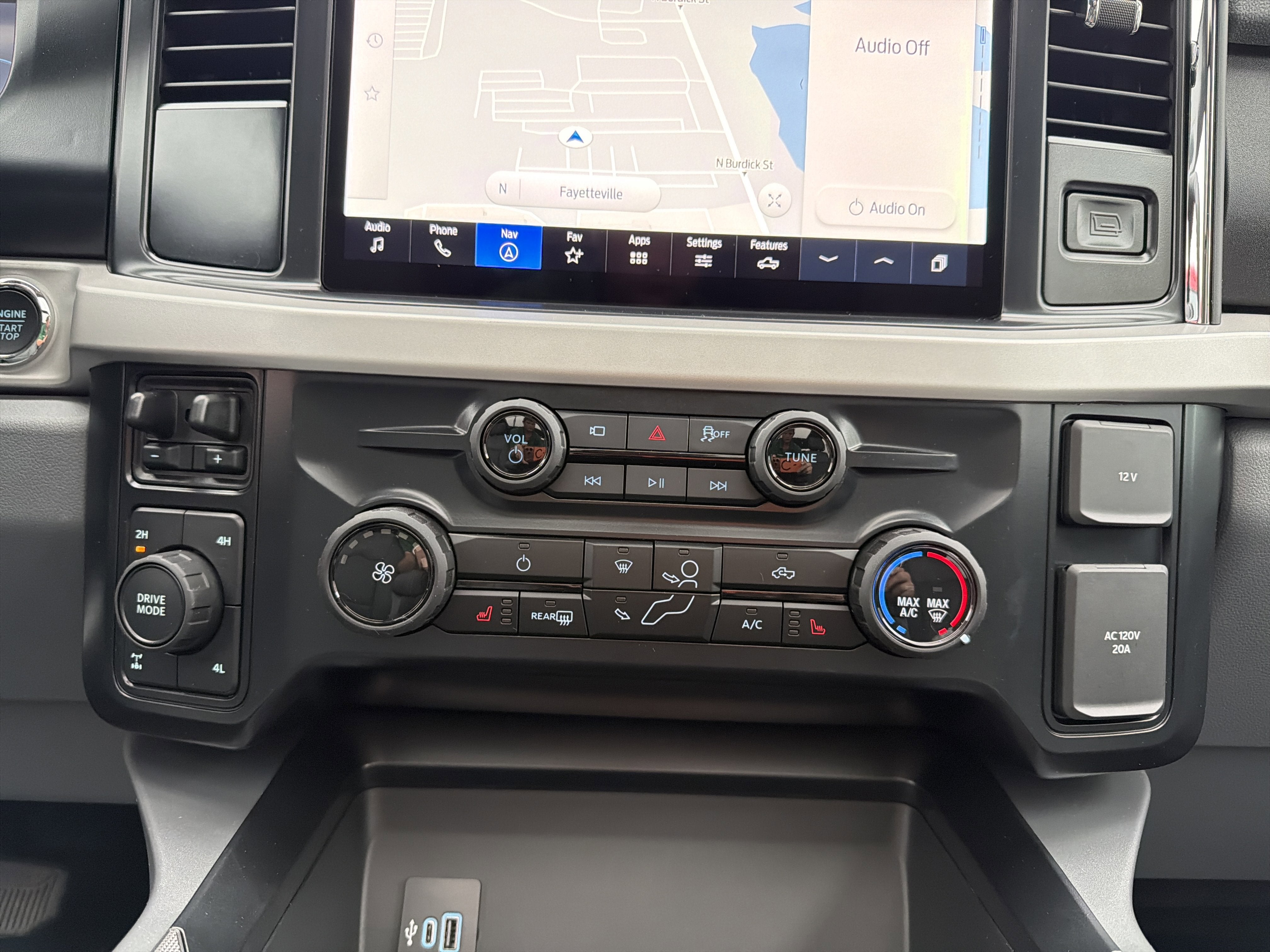2026 Ford Super Duty F-350® XLT